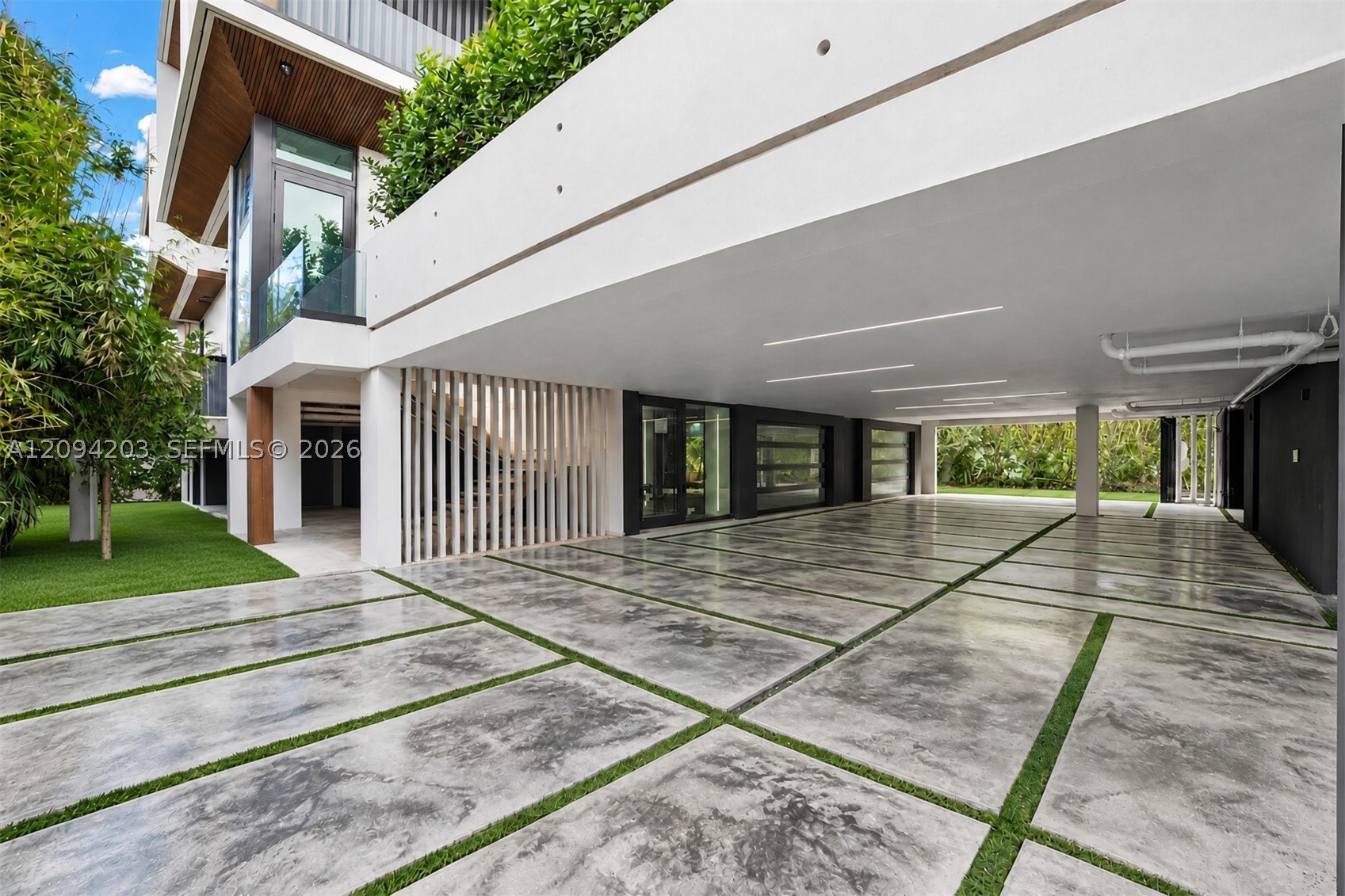 217 E Rivo Alto Dr, Miami Beach FL 33139