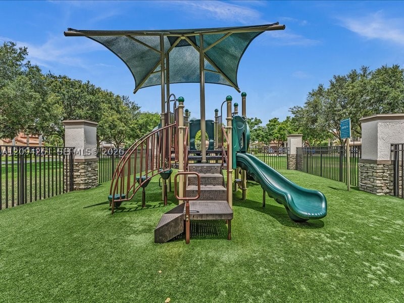 3557 NW 87th Ave, Cooper City FL 33024
