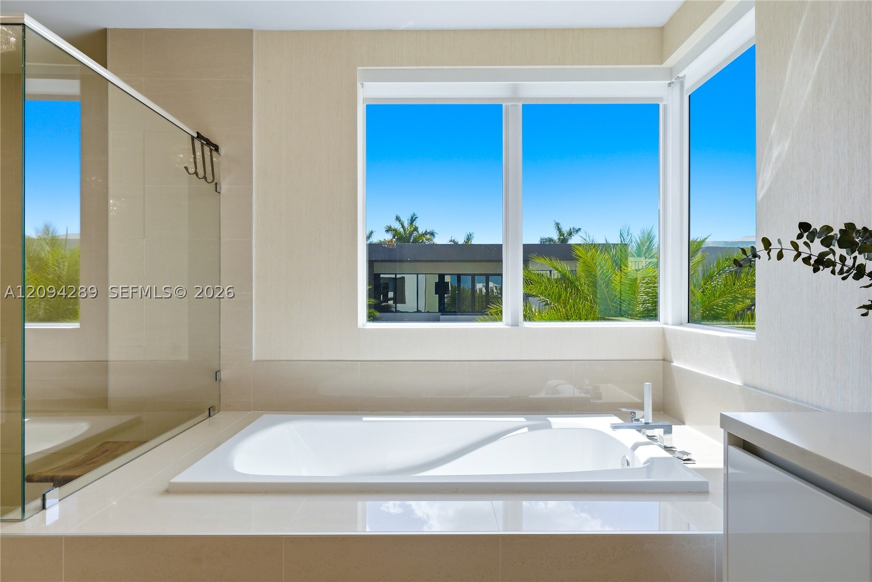 7525 NW 103rd Pl, Doral FL 33178