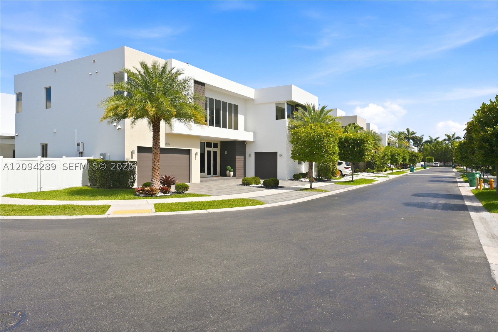 7525 NW 103rd Pl, Doral FL 33178