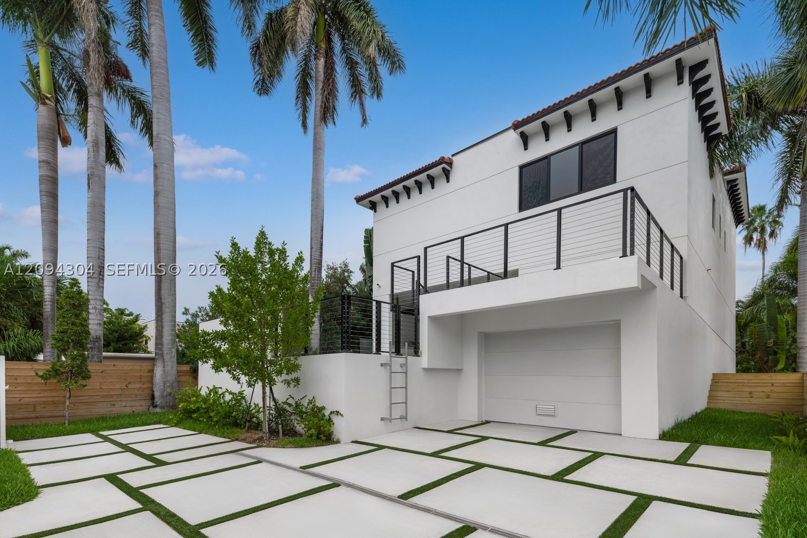908 Tyler St, Hollywood FL 33019