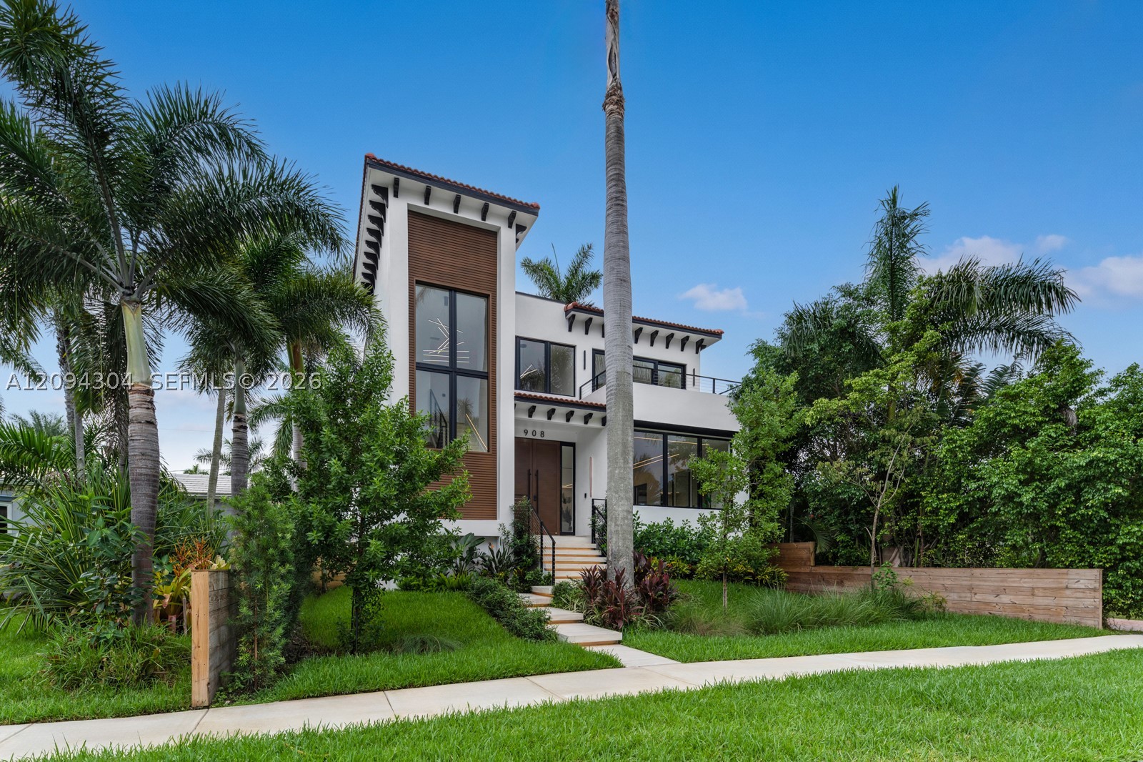 908 Tyler St, Hollywood FL 33019