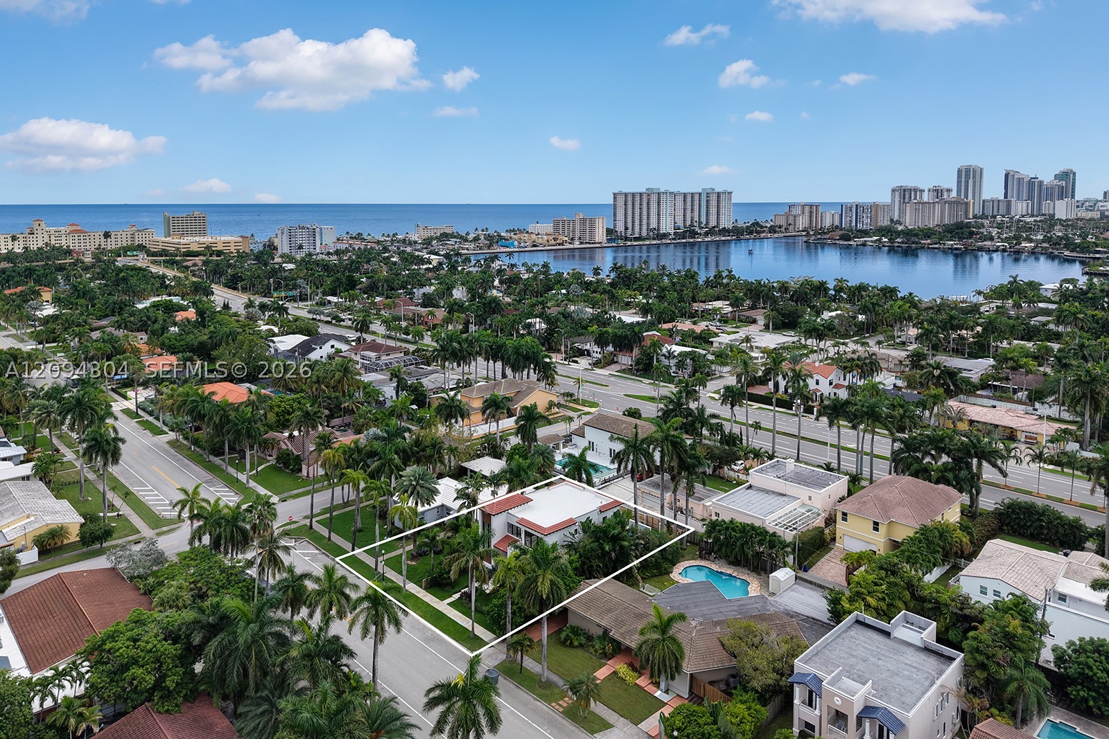 908 Tyler St, Hollywood FL 33019