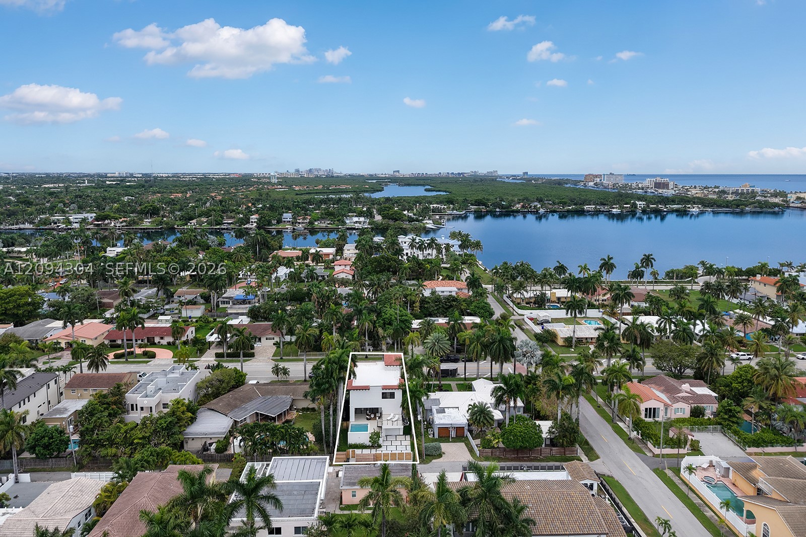 908 Tyler St, Hollywood FL 33019