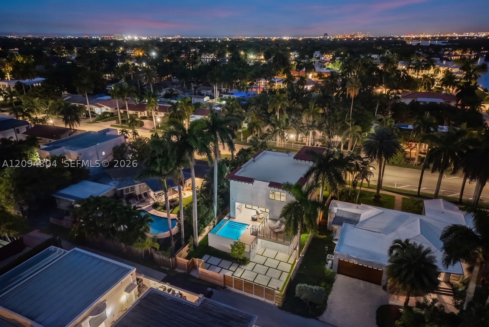 908 Tyler St, Hollywood FL 33019