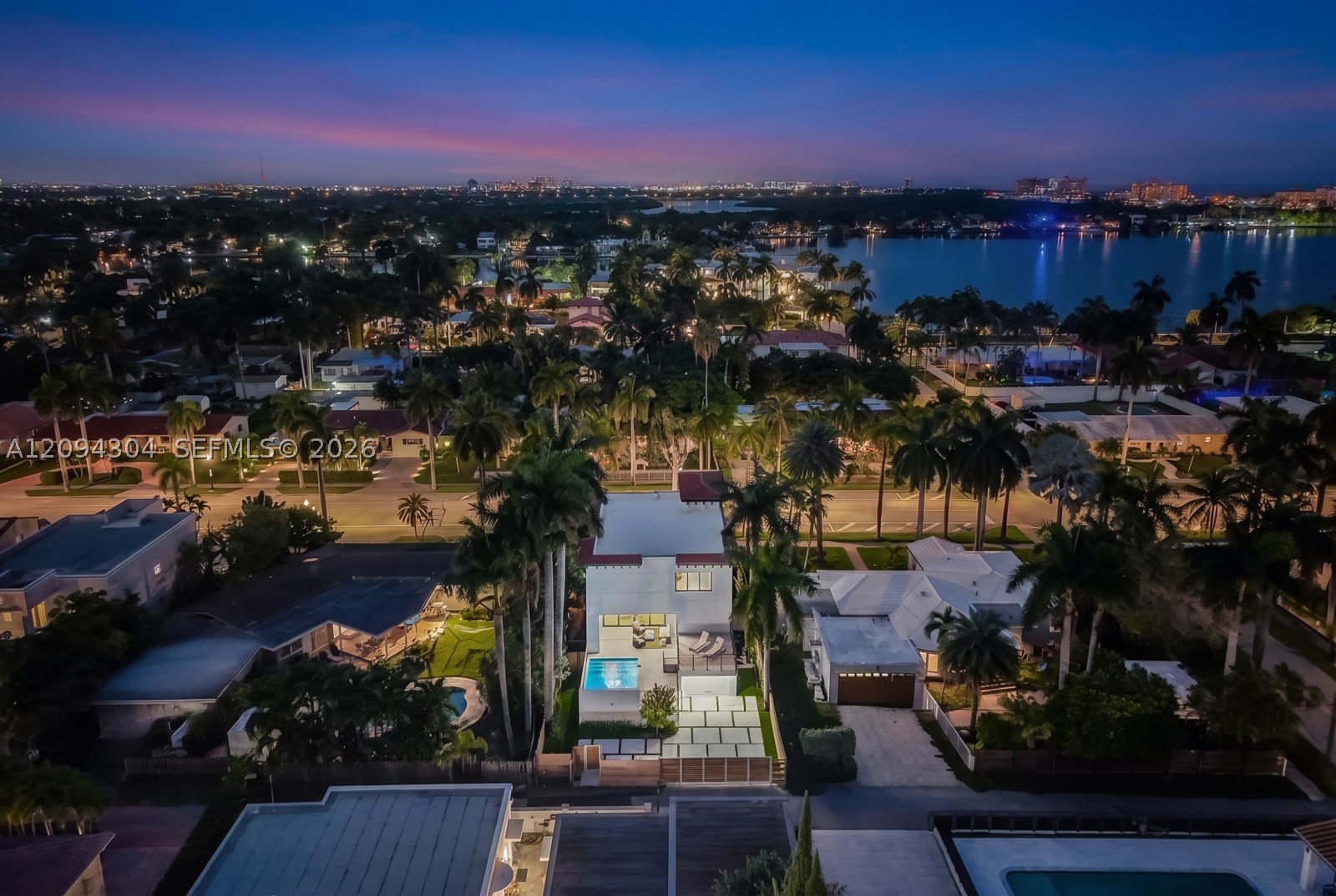 908 Tyler St, Hollywood FL 33019