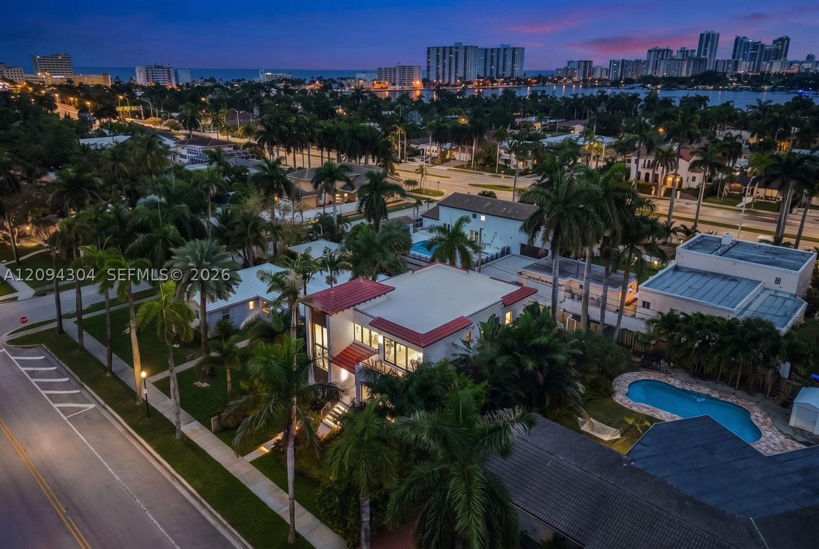 908 Tyler St, Hollywood FL 33019
