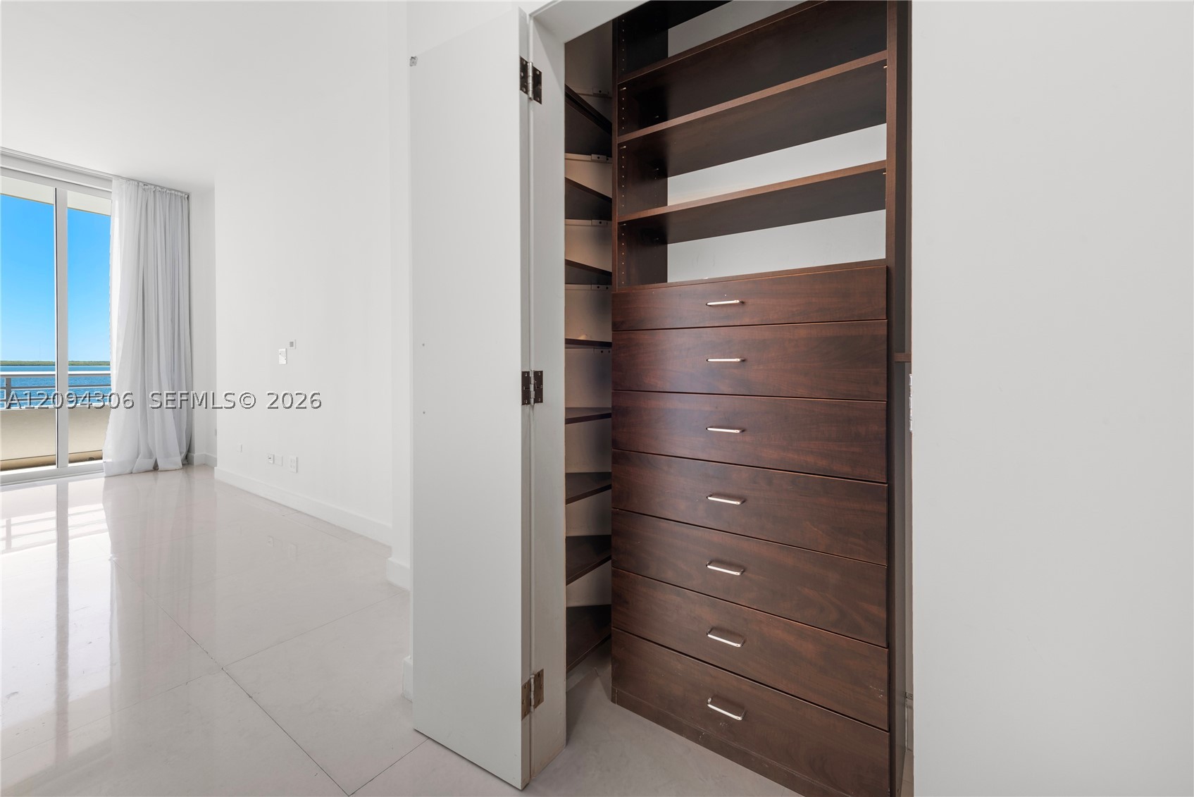 808 Brickell Key Dr #304, Miami FL 33131