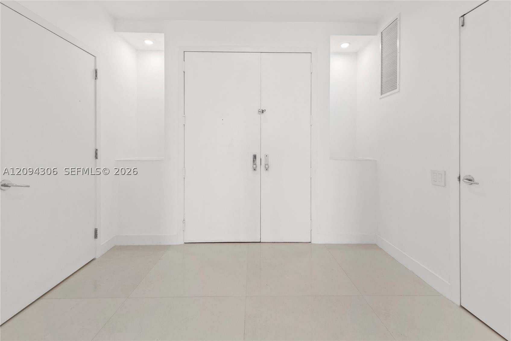808 Brickell Key Dr #304, Miami FL 33131
