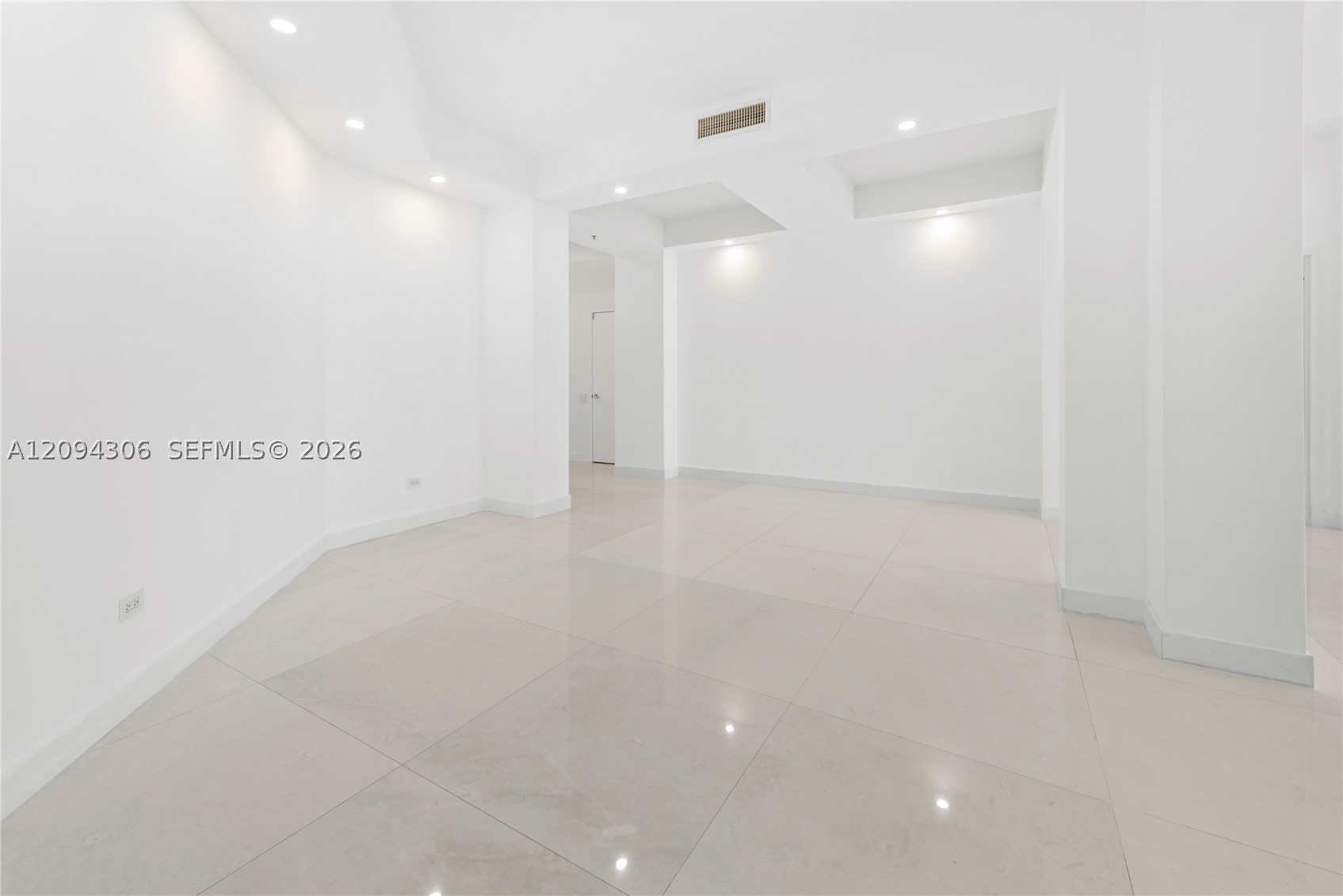 808 Brickell Key Dr #304, Miami FL 33131