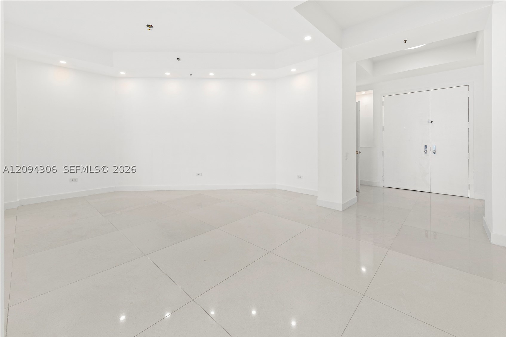 808 Brickell Key Dr #304, Miami FL 33131
