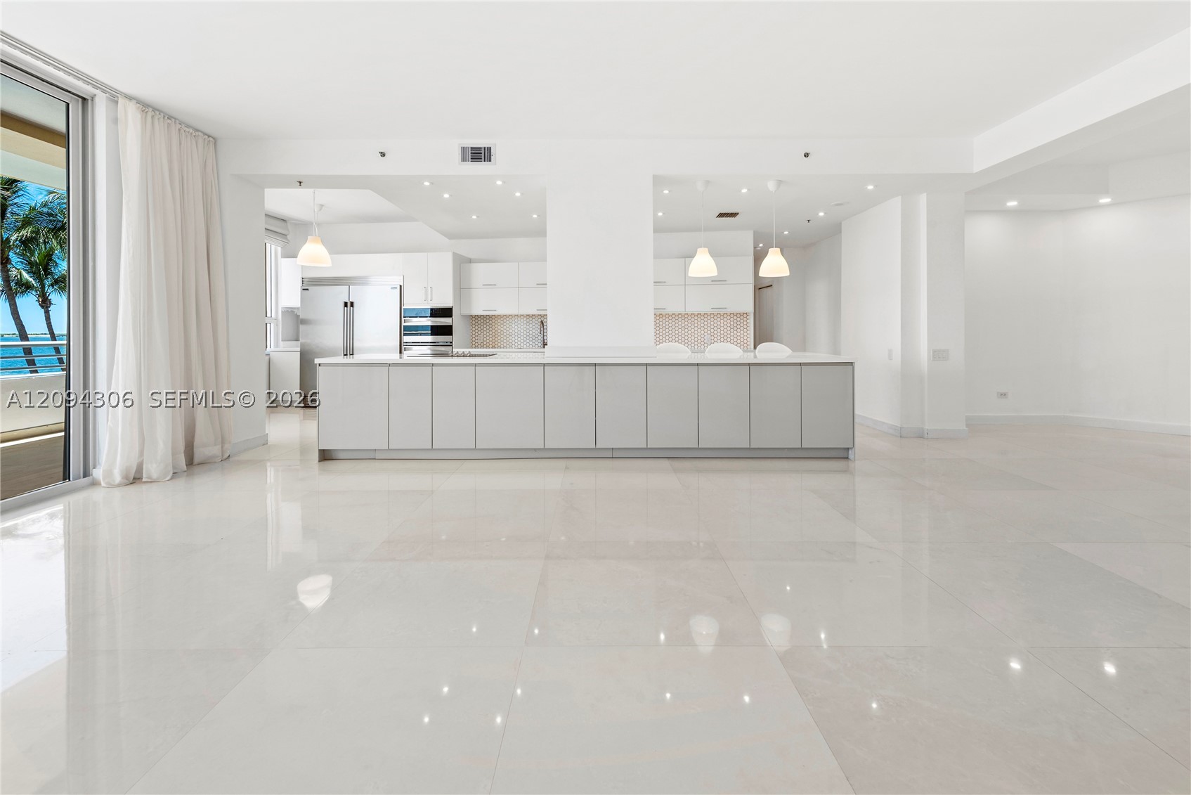 808 Brickell Key Dr #304, Miami FL 33131