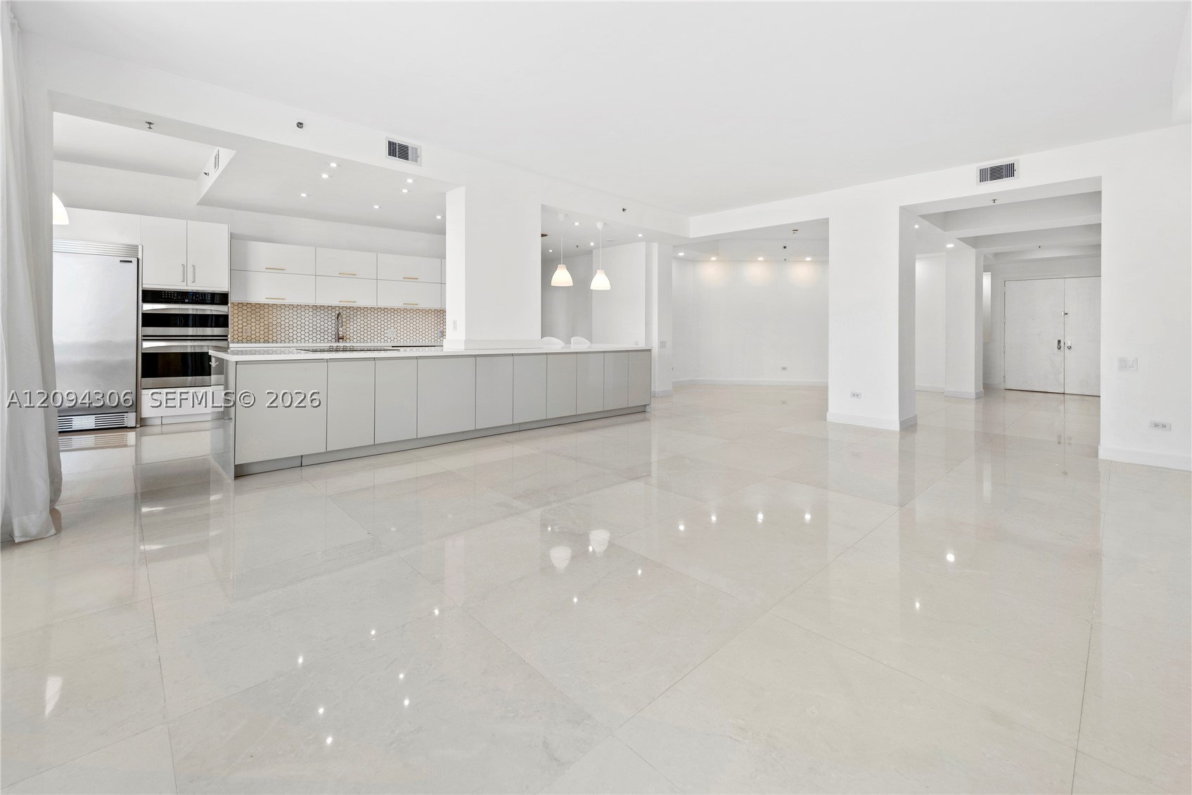 808 Brickell Key Dr #304, Miami FL 33131