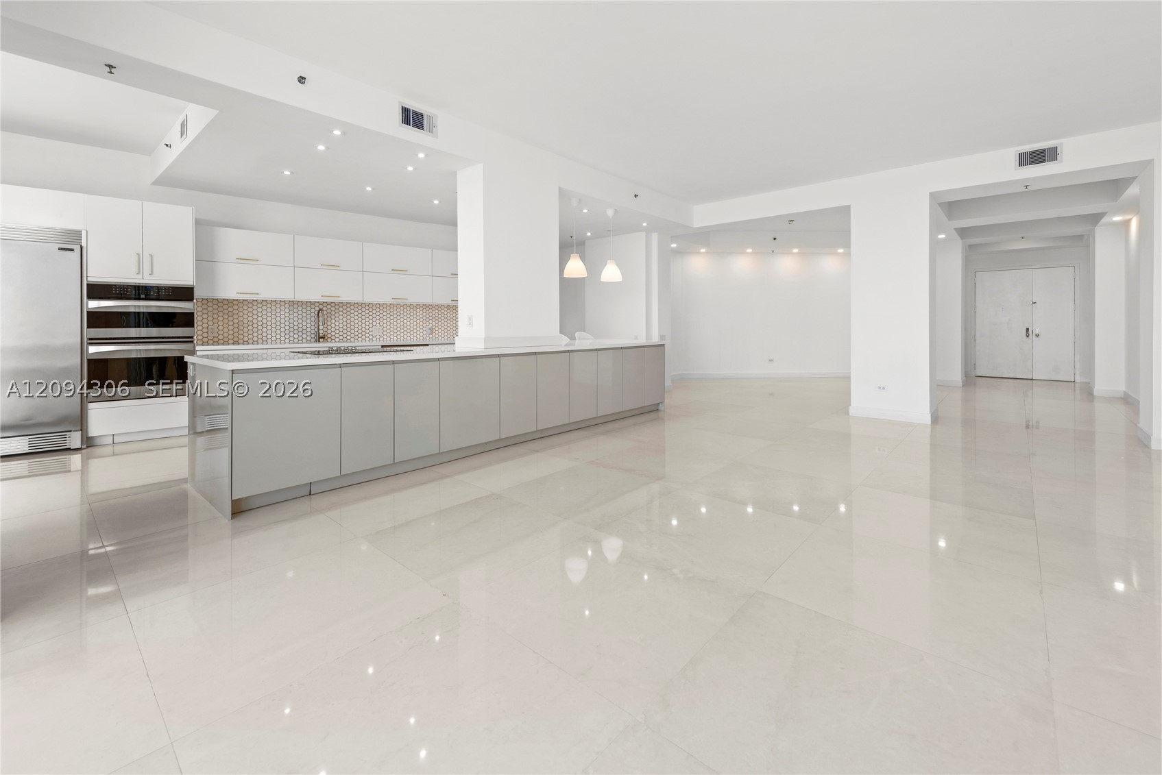 808 Brickell Key Dr #304, Miami FL 33131
