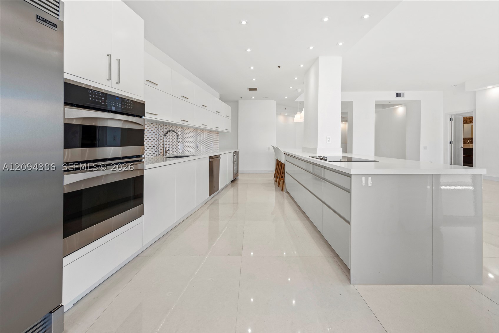 808 Brickell Key Dr #304, Miami FL 33131
