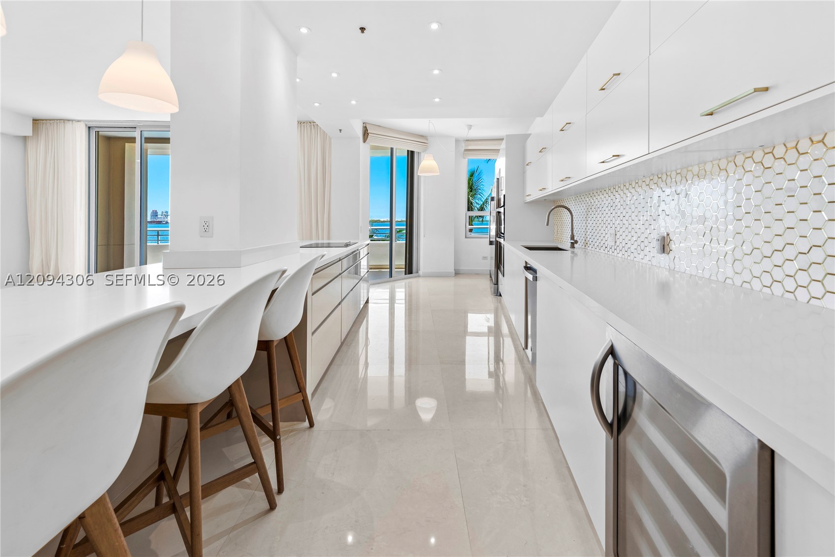 808 Brickell Key Dr #304, Miami FL 33131
