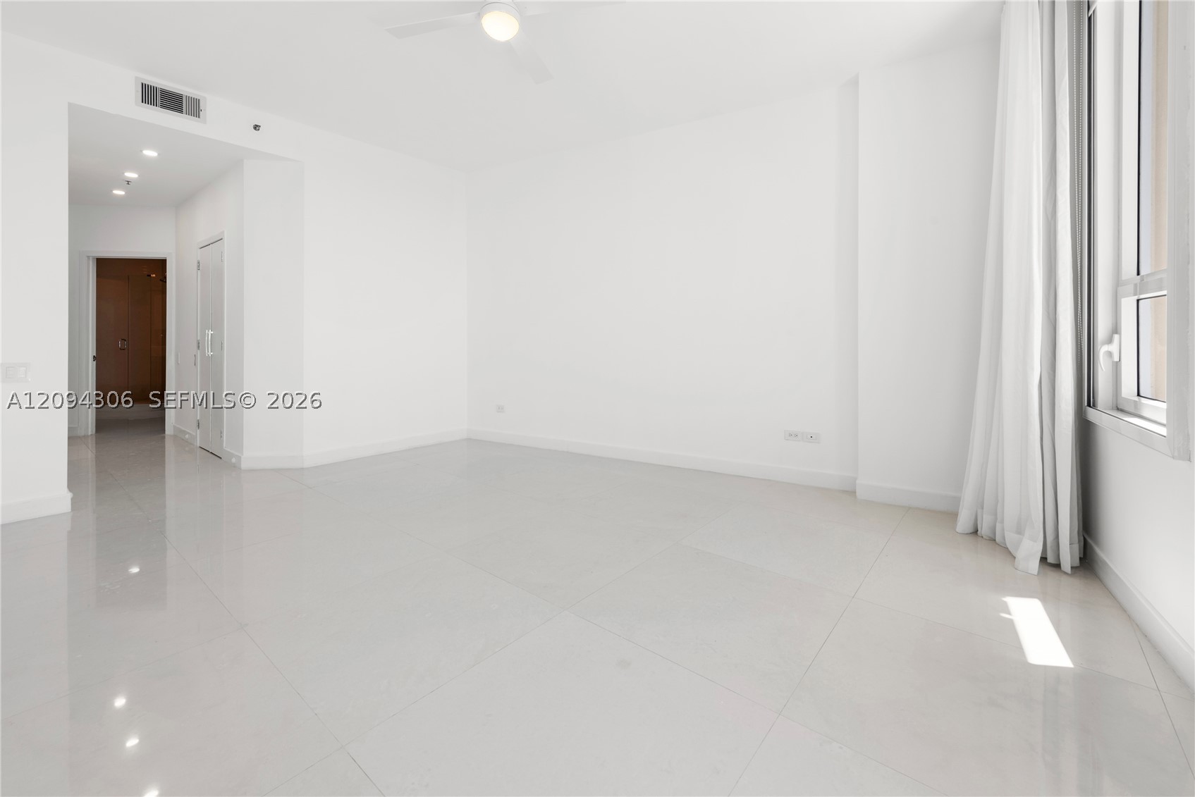 808 Brickell Key Dr #304, Miami FL 33131