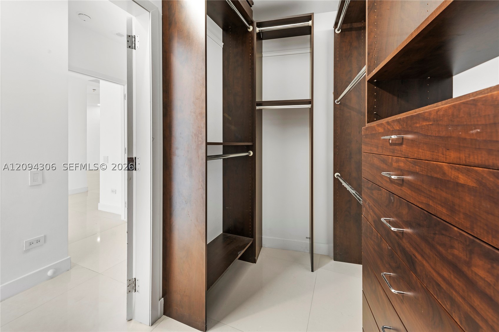808 Brickell Key Dr #304, Miami FL 33131