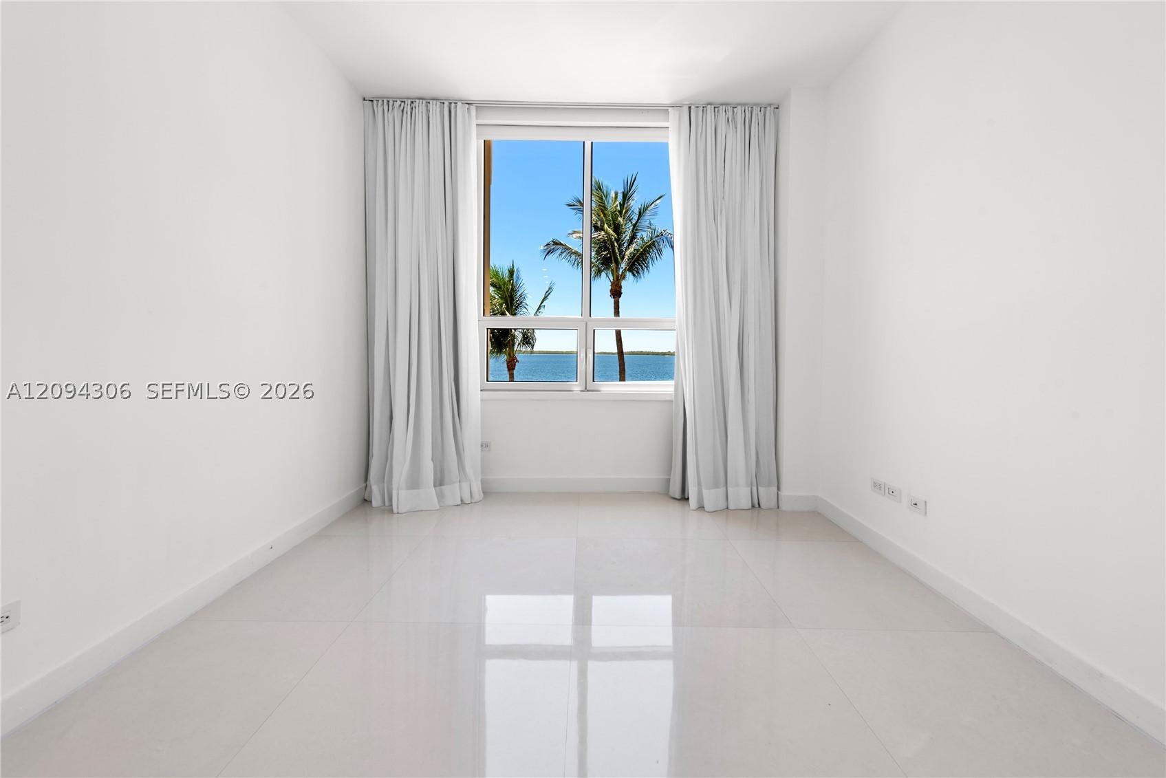 808 Brickell Key Dr #304, Miami FL 33131