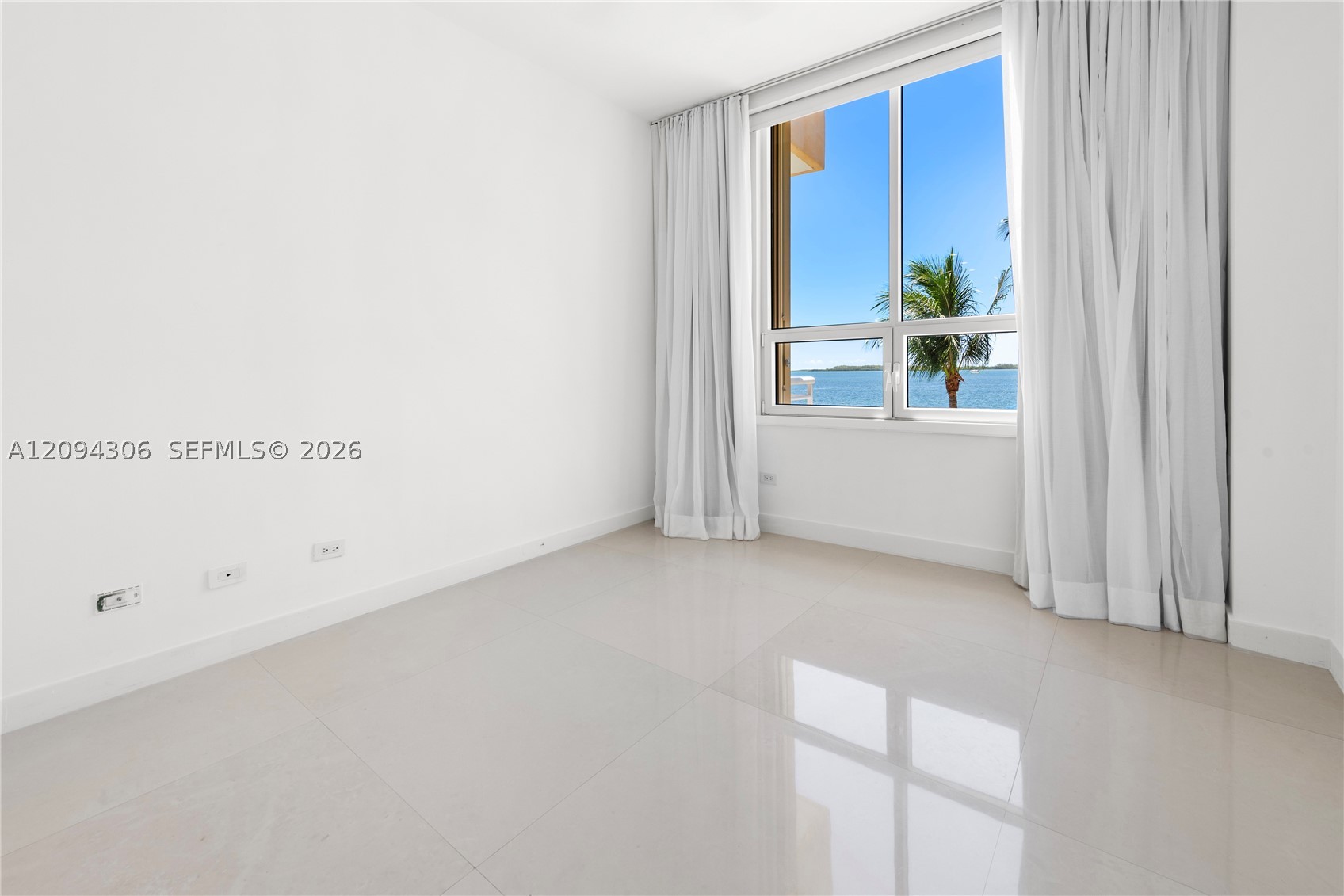 808 Brickell Key Dr #304, Miami FL 33131