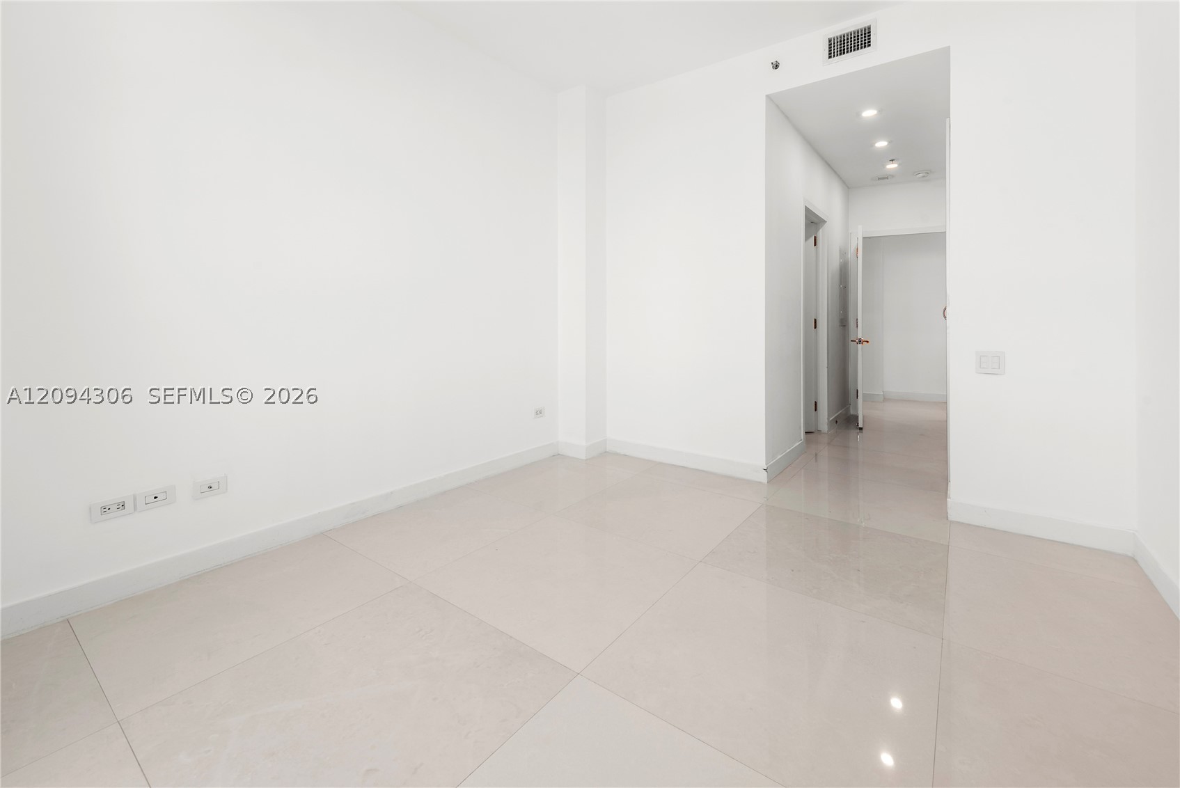 808 Brickell Key Dr #304, Miami FL 33131