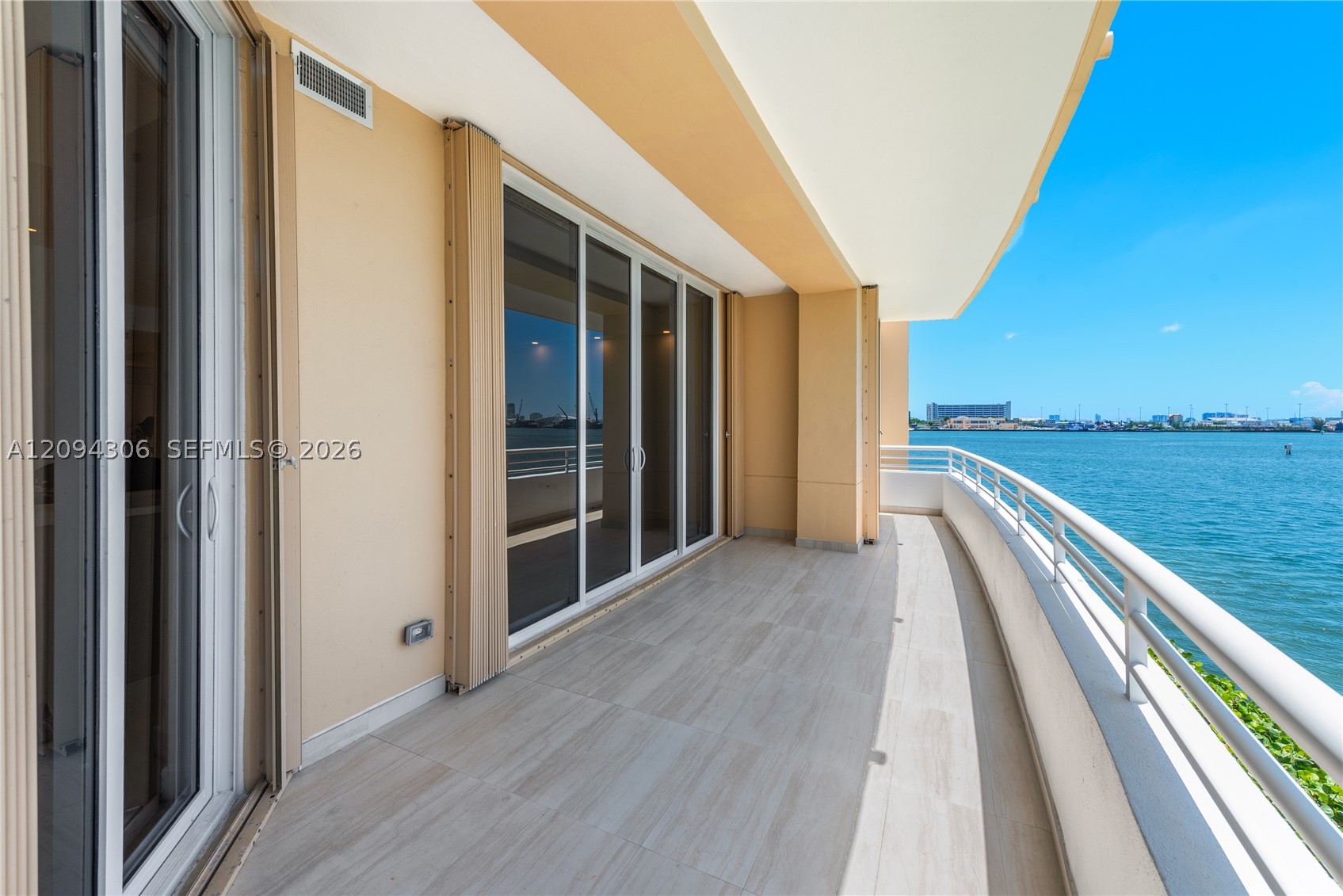 808 Brickell Key Dr #304, Miami FL 33131