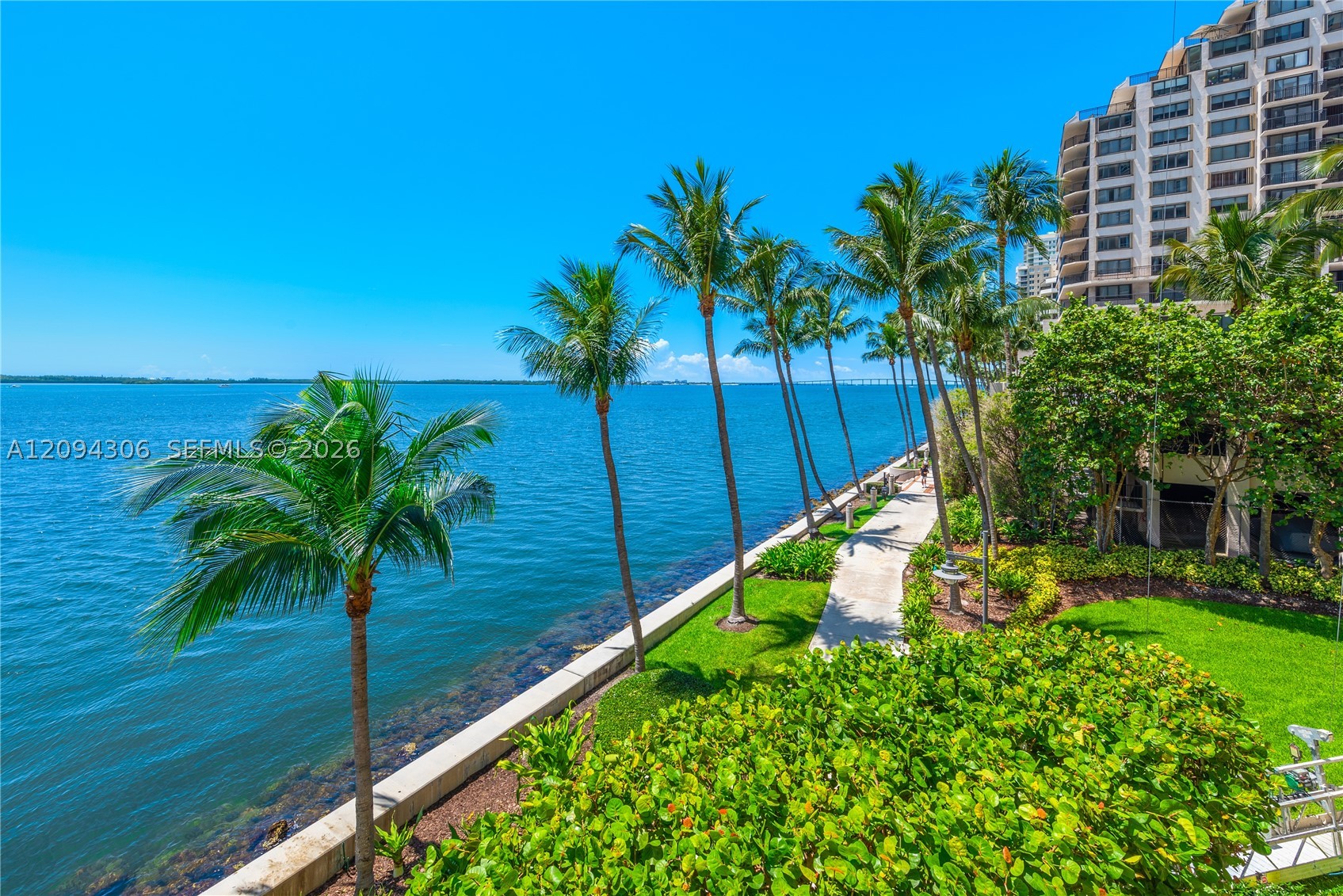 808 Brickell Key Dr #304, Miami FL 33131
