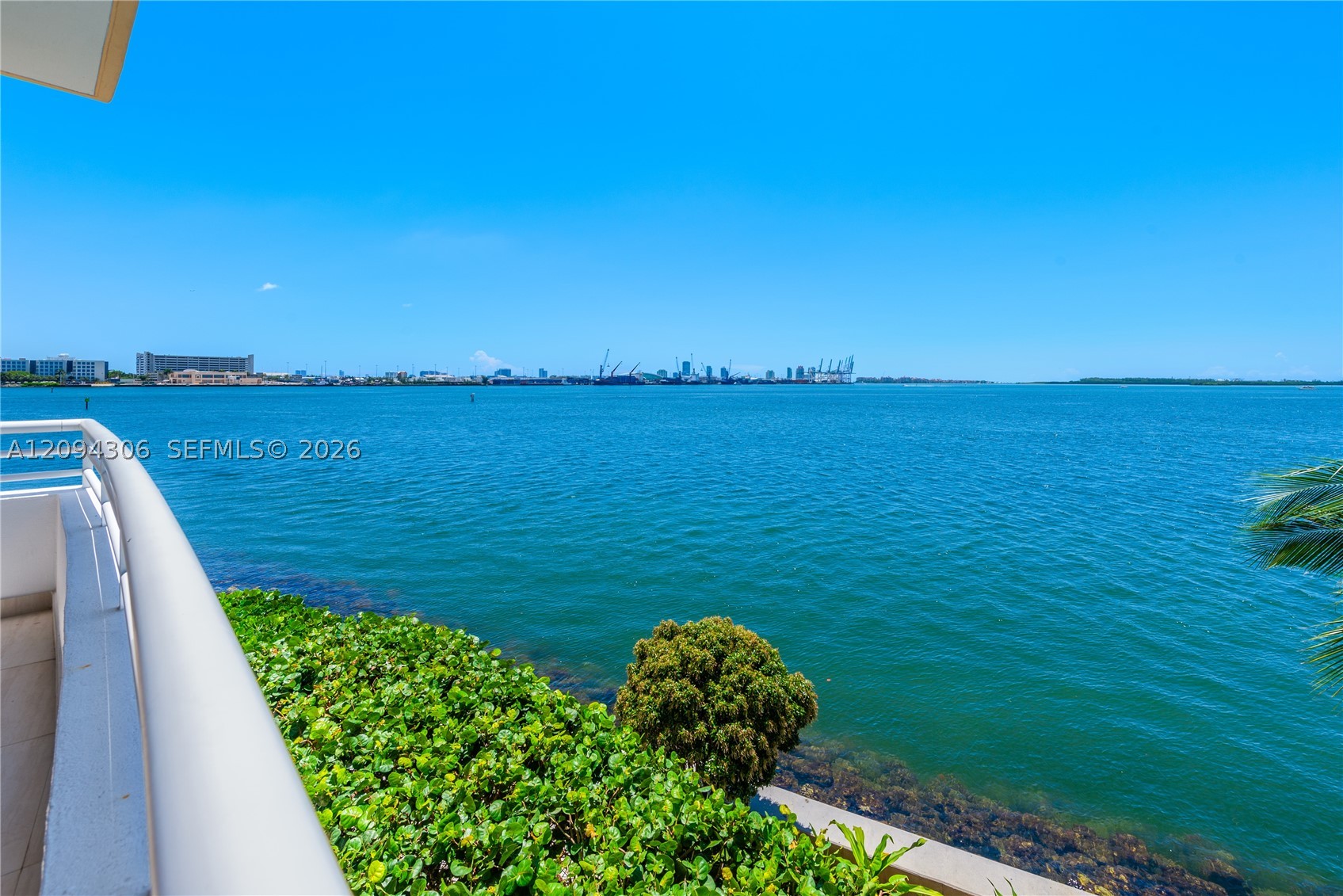 808 Brickell Key Dr #304, Miami FL 33131