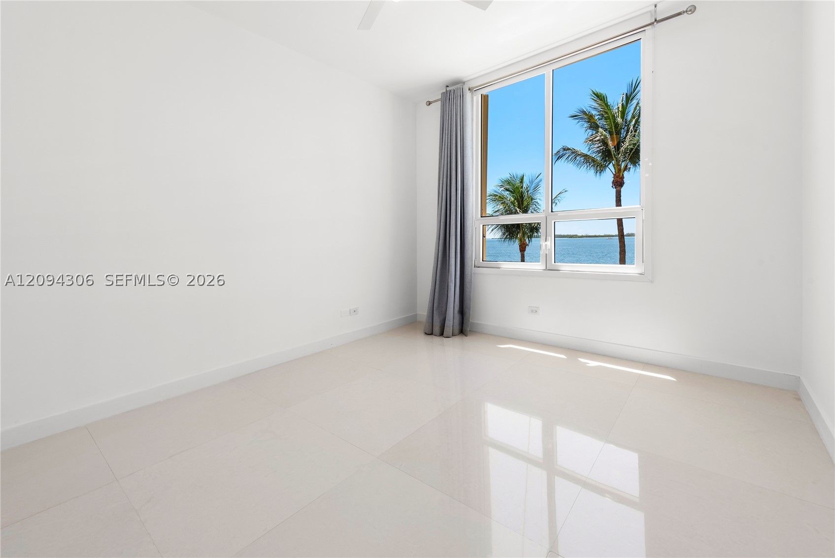 808 Brickell Key Dr #304, Miami FL 33131
