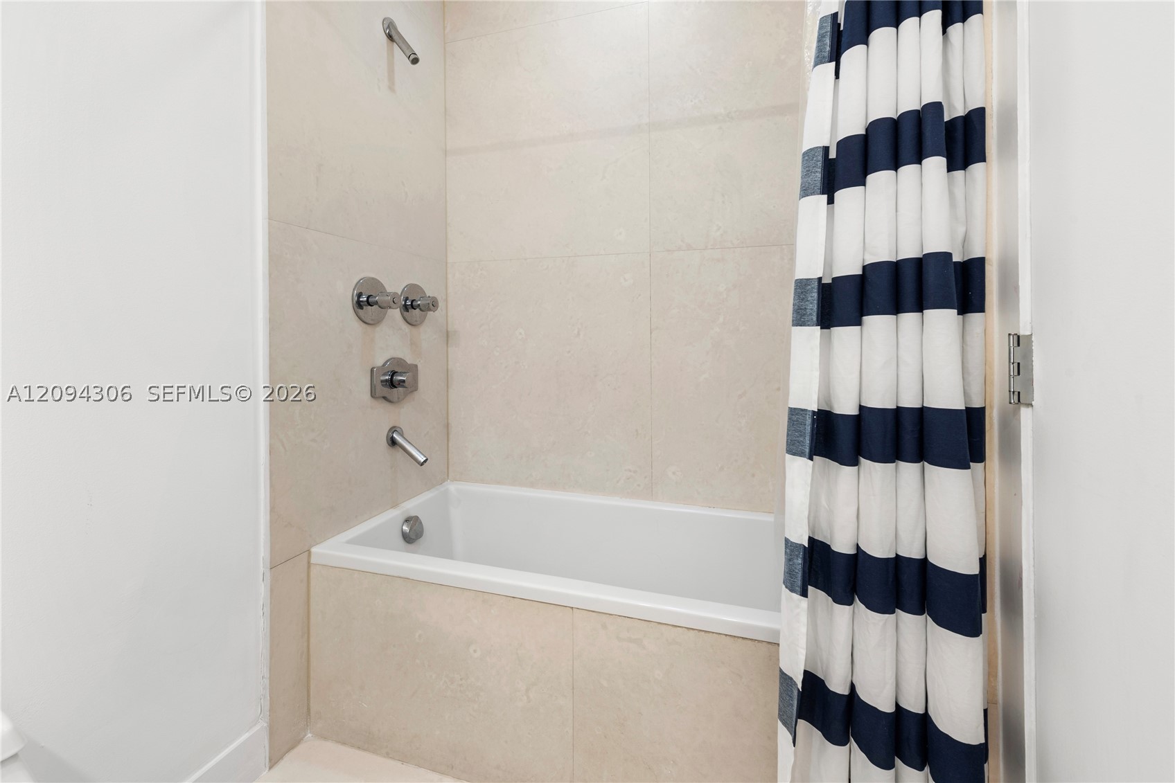 808 Brickell Key Dr #304, Miami FL 33131