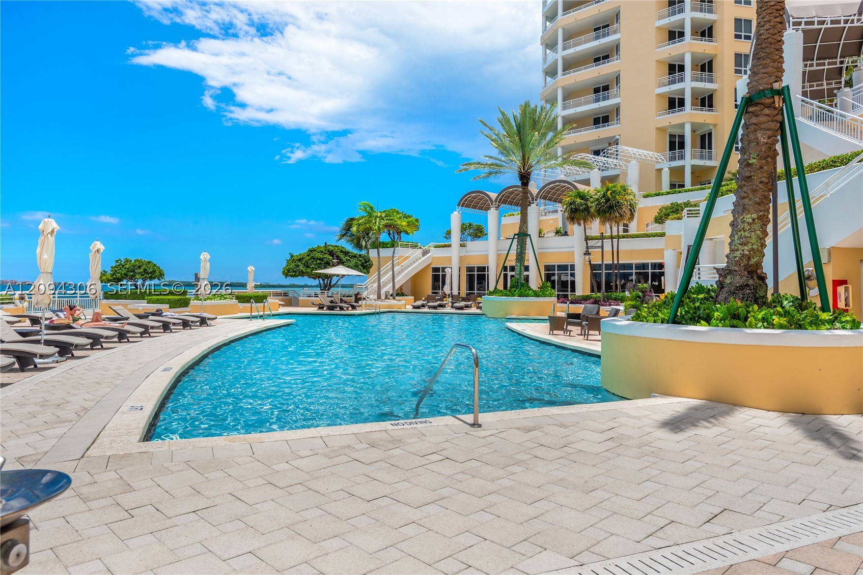 808 Brickell Key Dr #304, Miami FL 33131