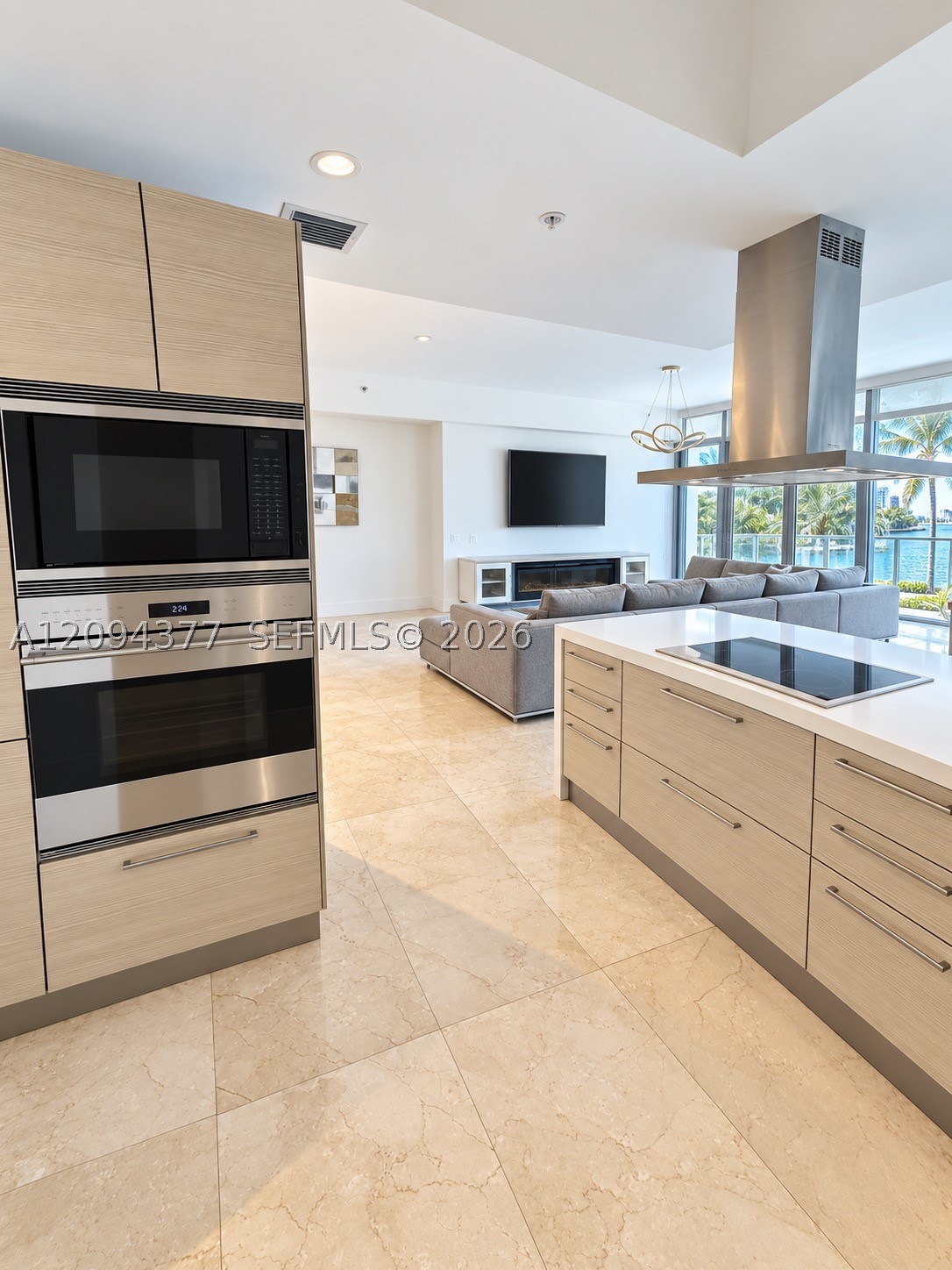 17301 Biscayne Blvd #211, North Miami Beach FL 33160