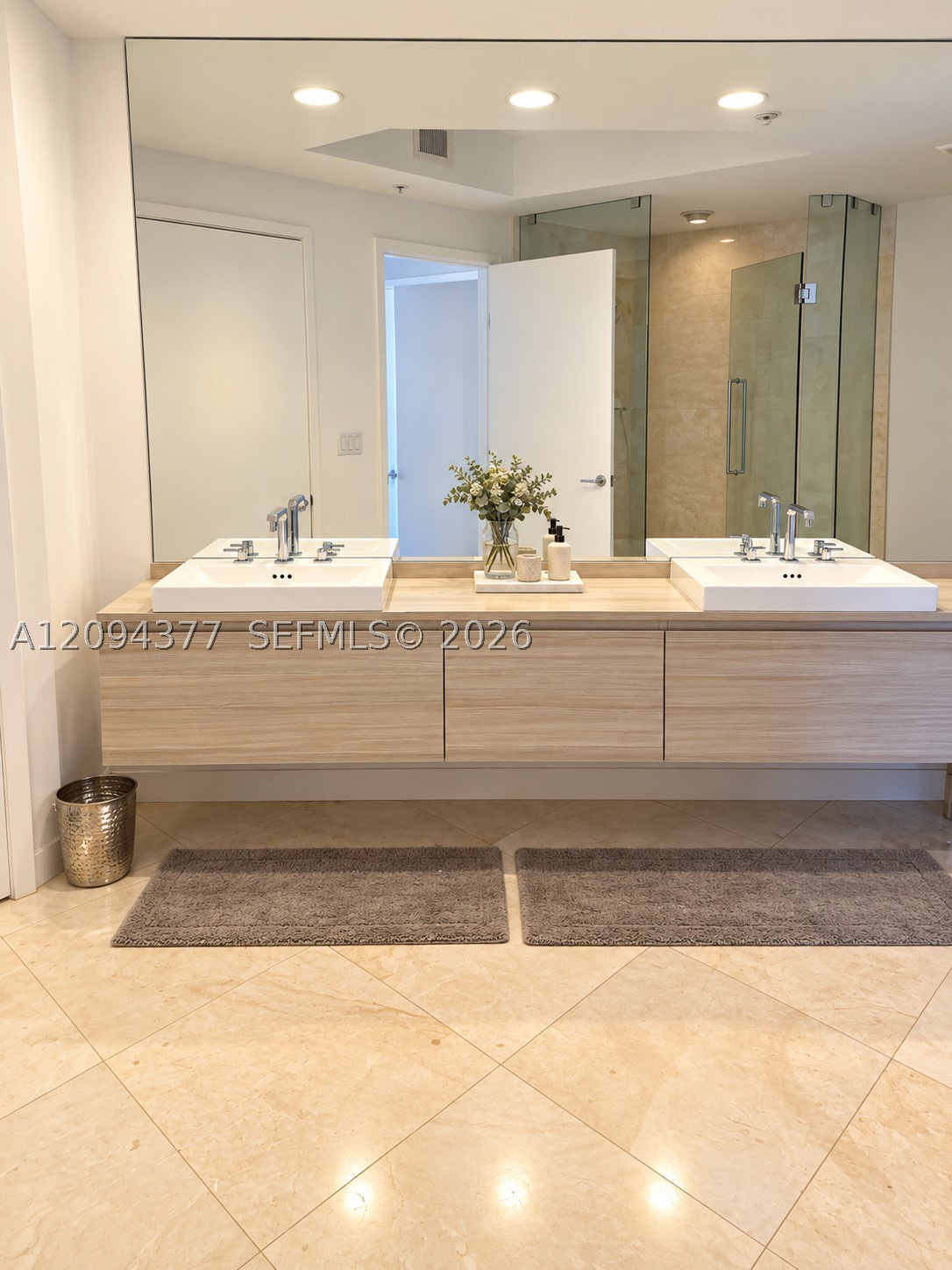 17301 Biscayne Blvd #211, North Miami Beach FL 33160