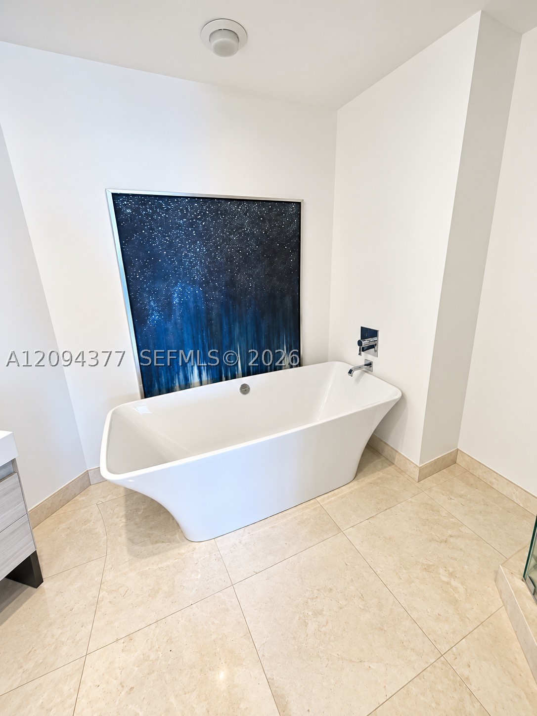 17301 Biscayne Blvd #211, North Miami Beach FL 33160