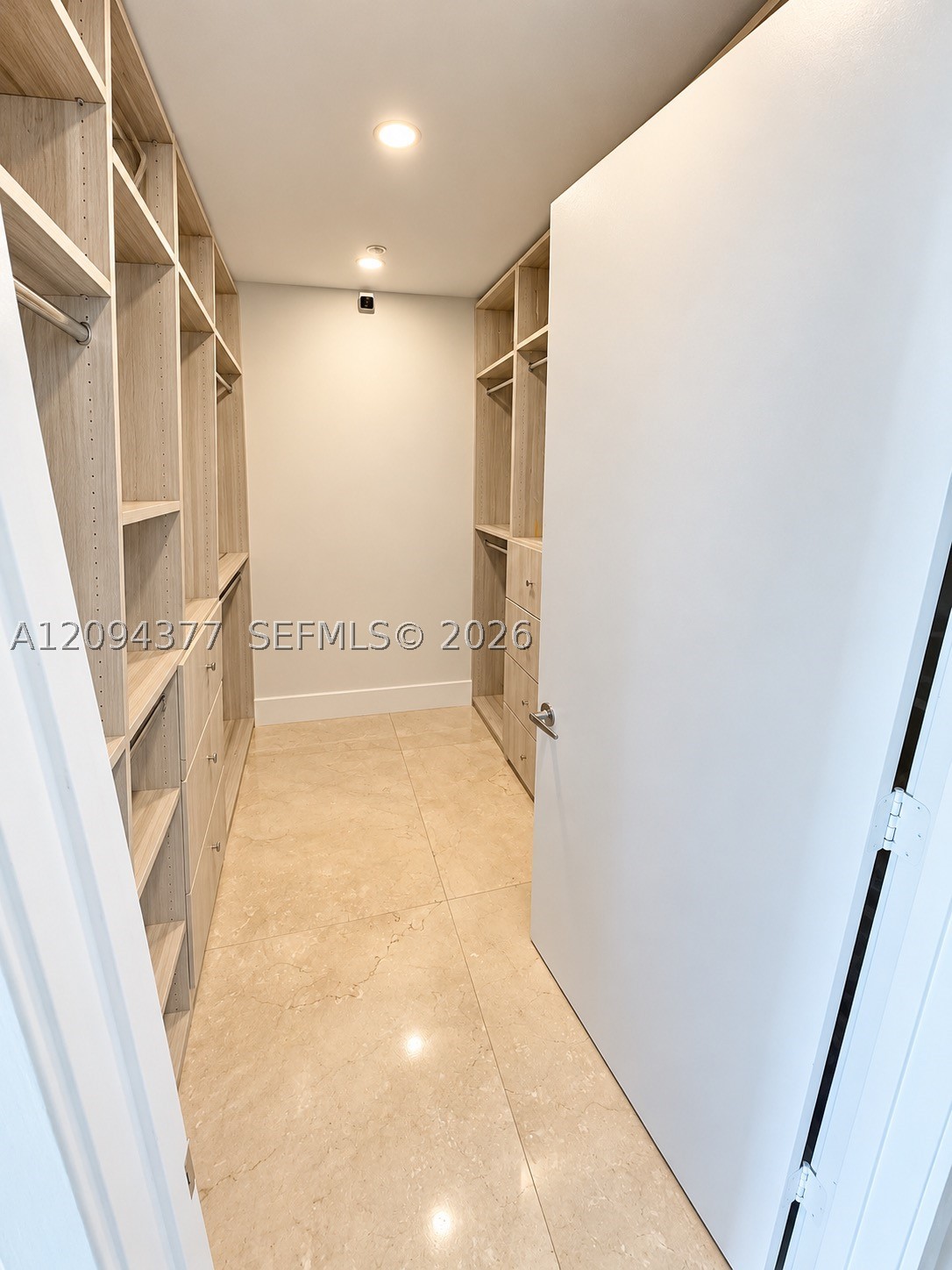 17301 Biscayne Blvd #211, North Miami Beach FL 33160