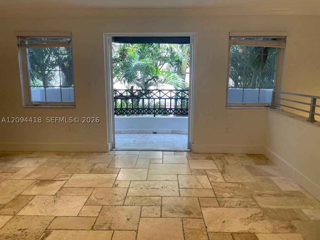 261 Navarre Ave #C-4, Coral Gables FL 33134