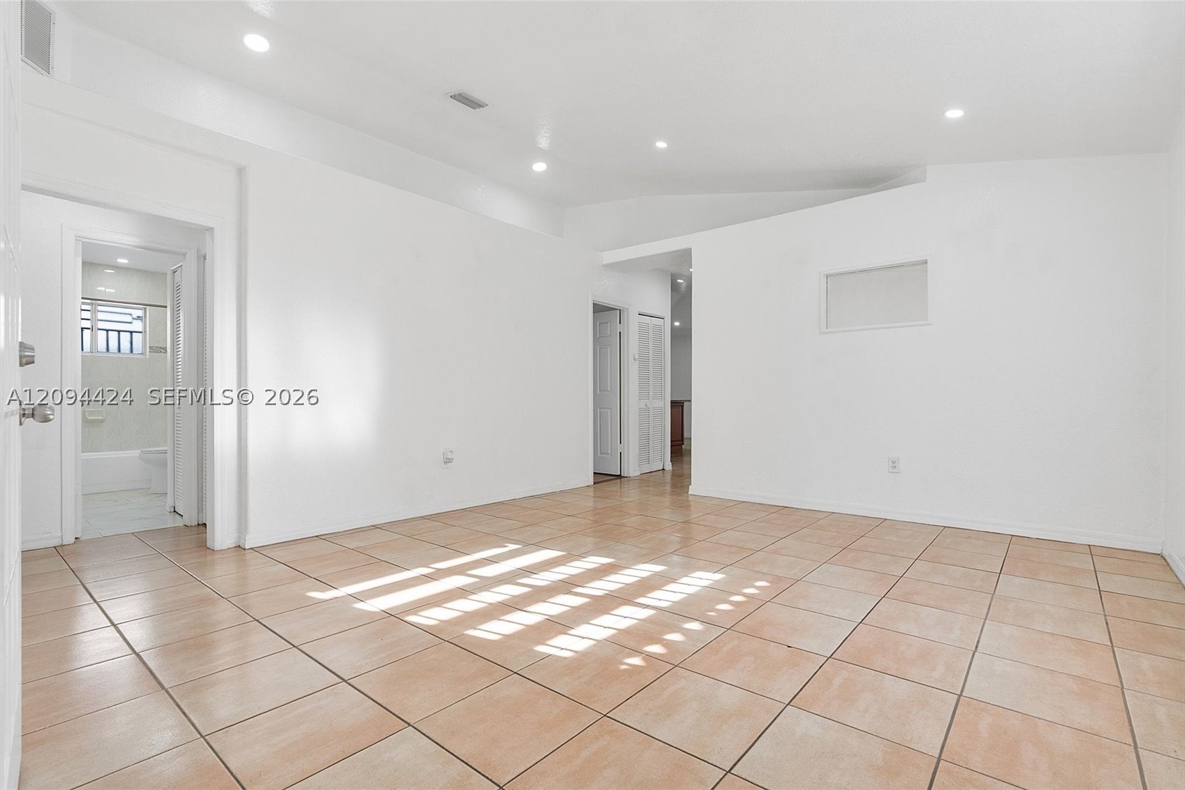 10124 NW 127th Ter, Hialeah Gardens FL 33018