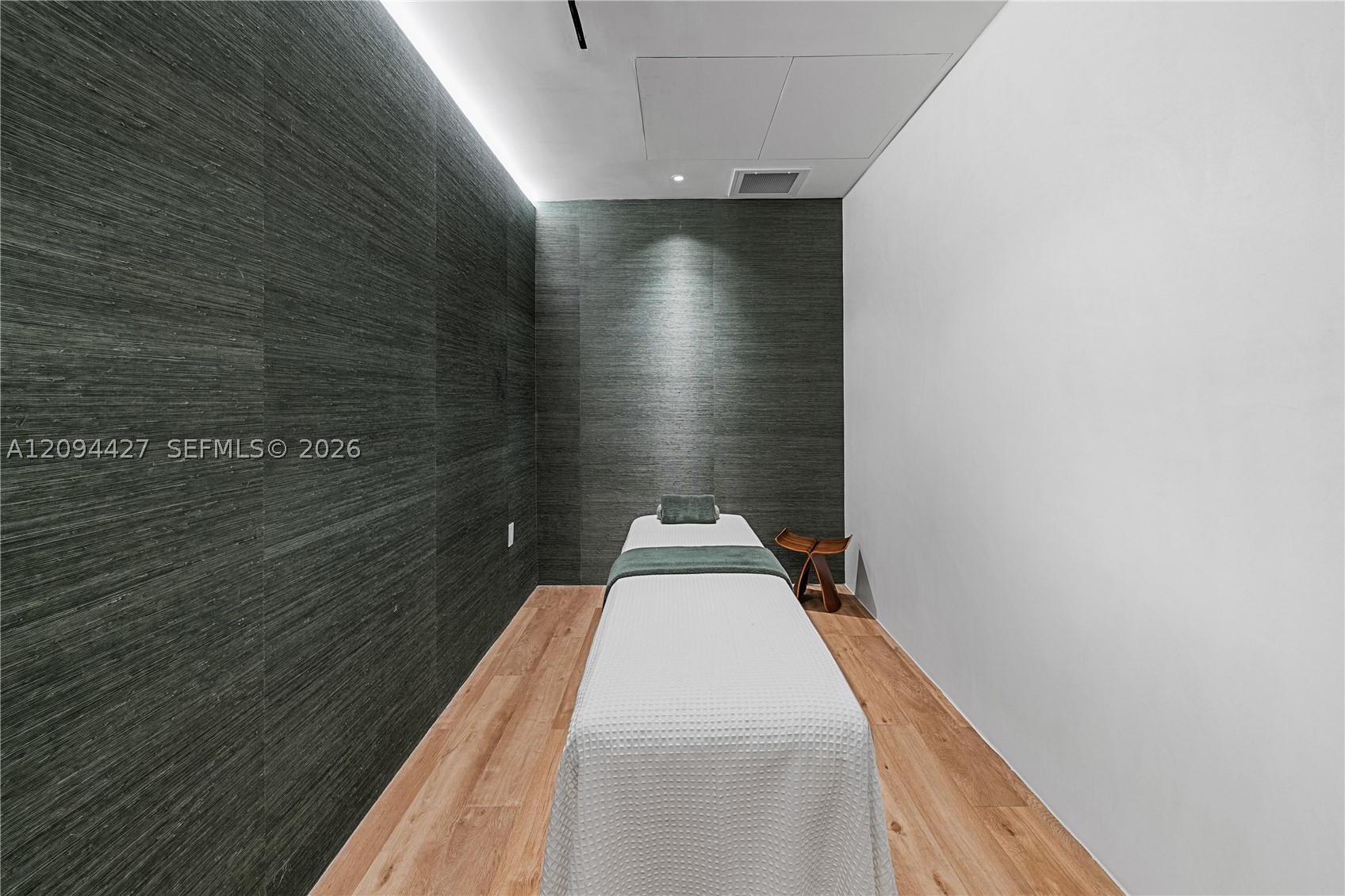 1400 Biscayne Blvd #2502, Miami FL 33132