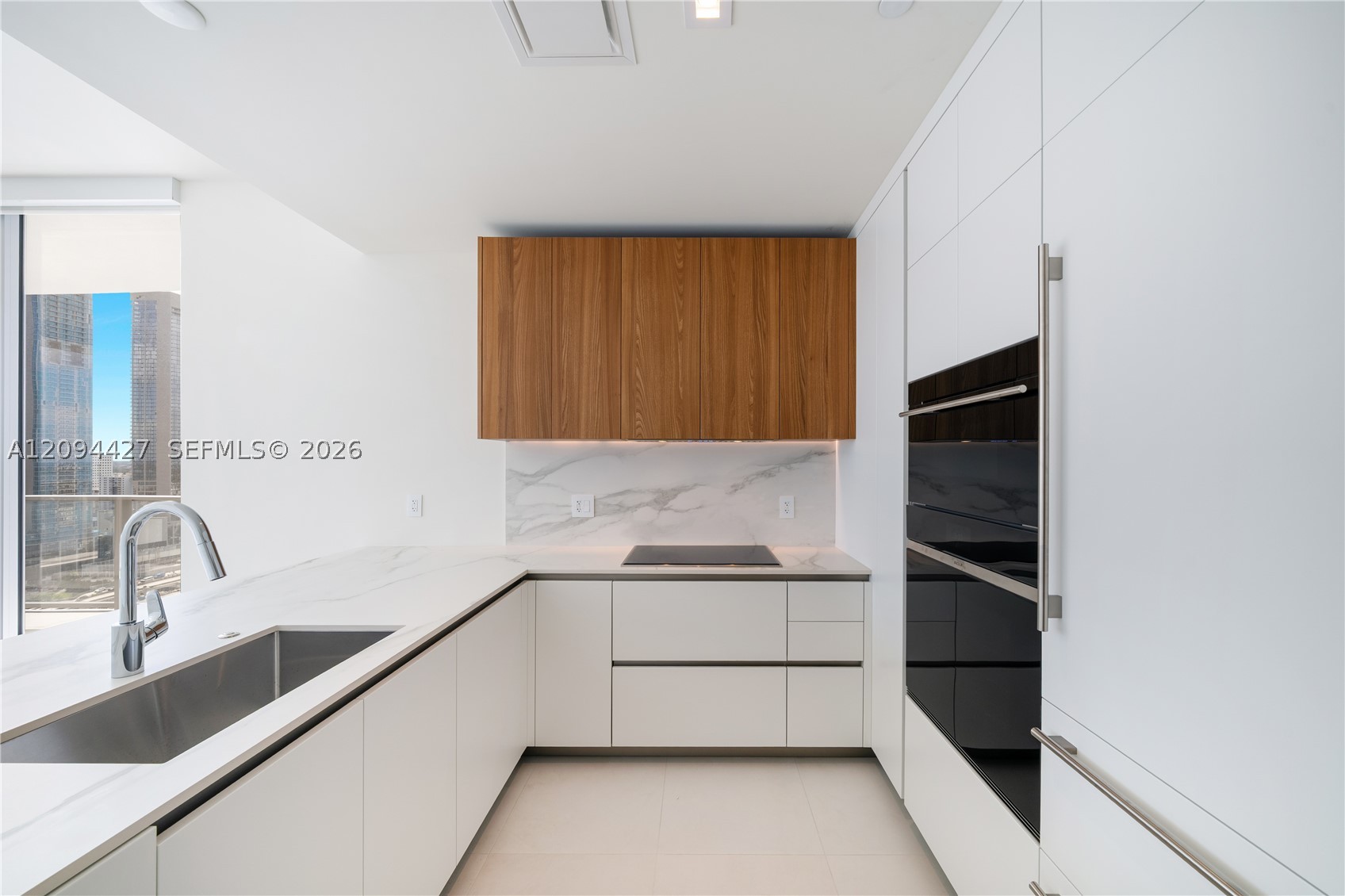 1400 Biscayne Blvd #2502, Miami FL 33132