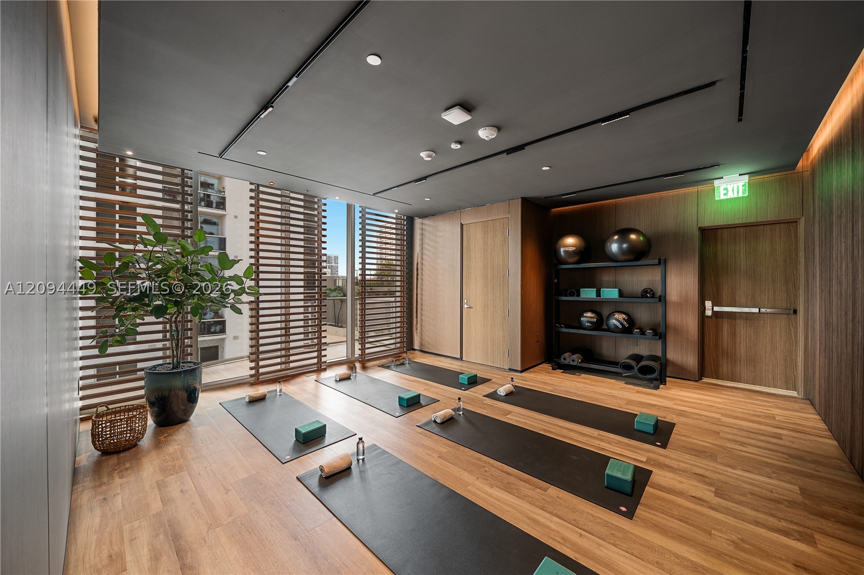 1400 Biscayne Blvd #2502, Miami FL 33132
