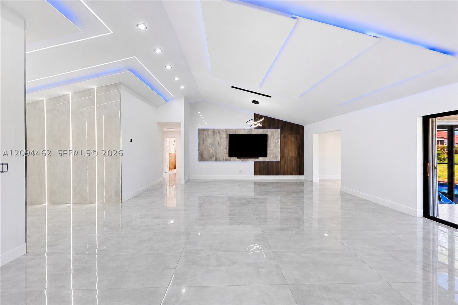 8550 NW 79th St, Tamarac FL 33321