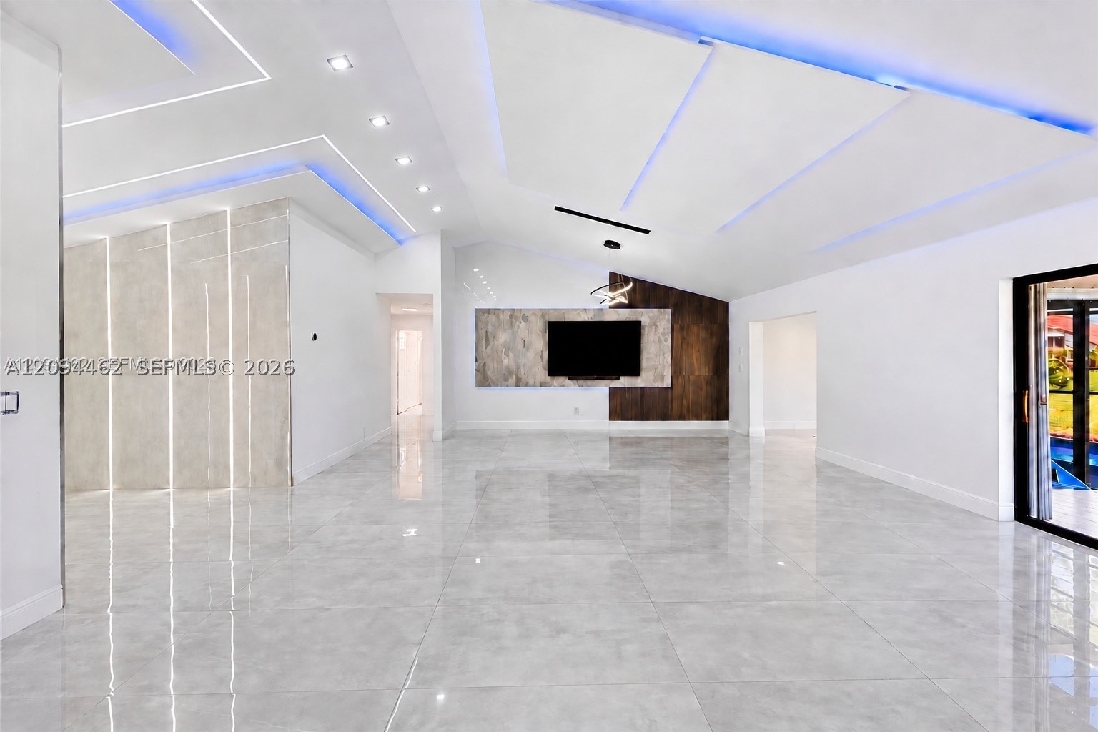 8550 NW 79th St, Tamarac FL 33321