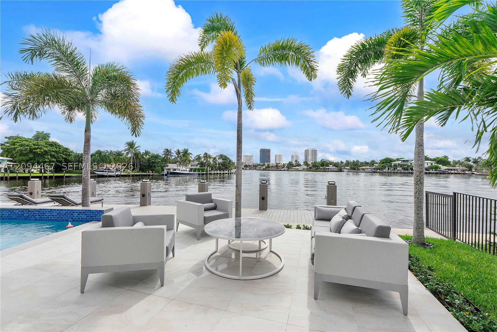 350 Circle Dr, Pompano Beach FL 33062