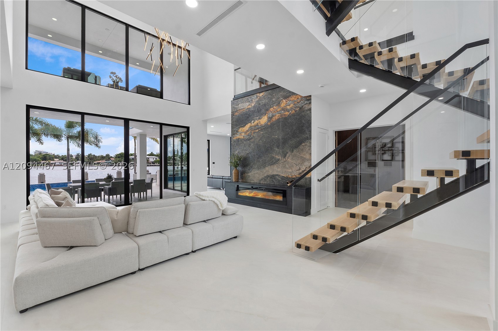 350 Circle Dr, Pompano Beach FL 33062