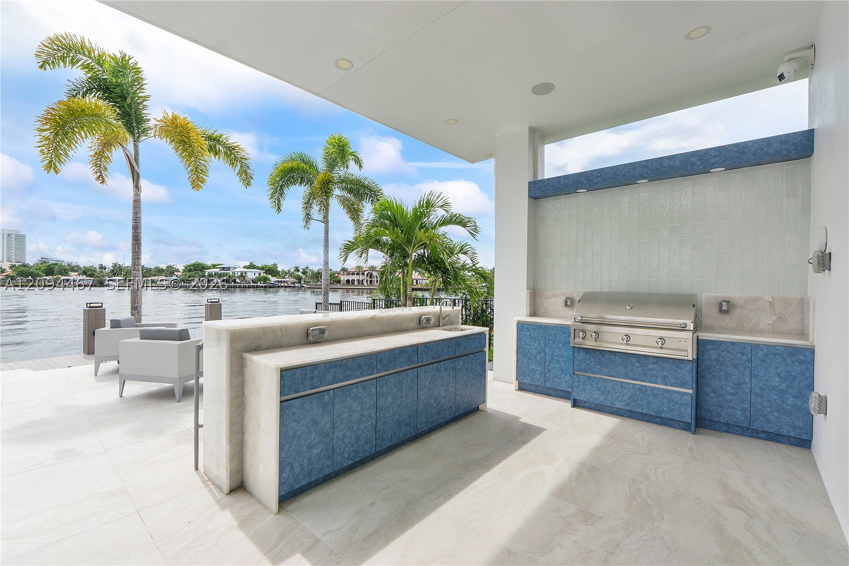 350 Circle Dr, Pompano Beach FL 33062