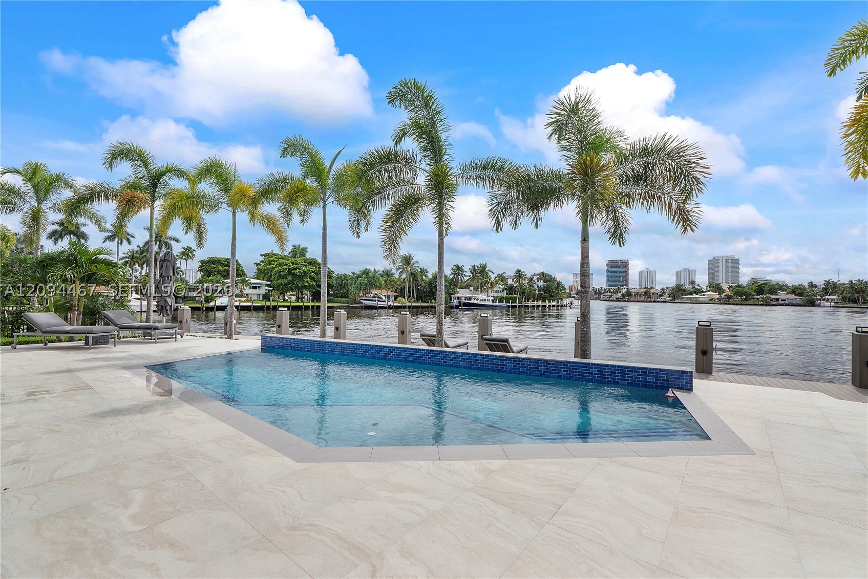 350 Circle Dr, Pompano Beach FL 33062