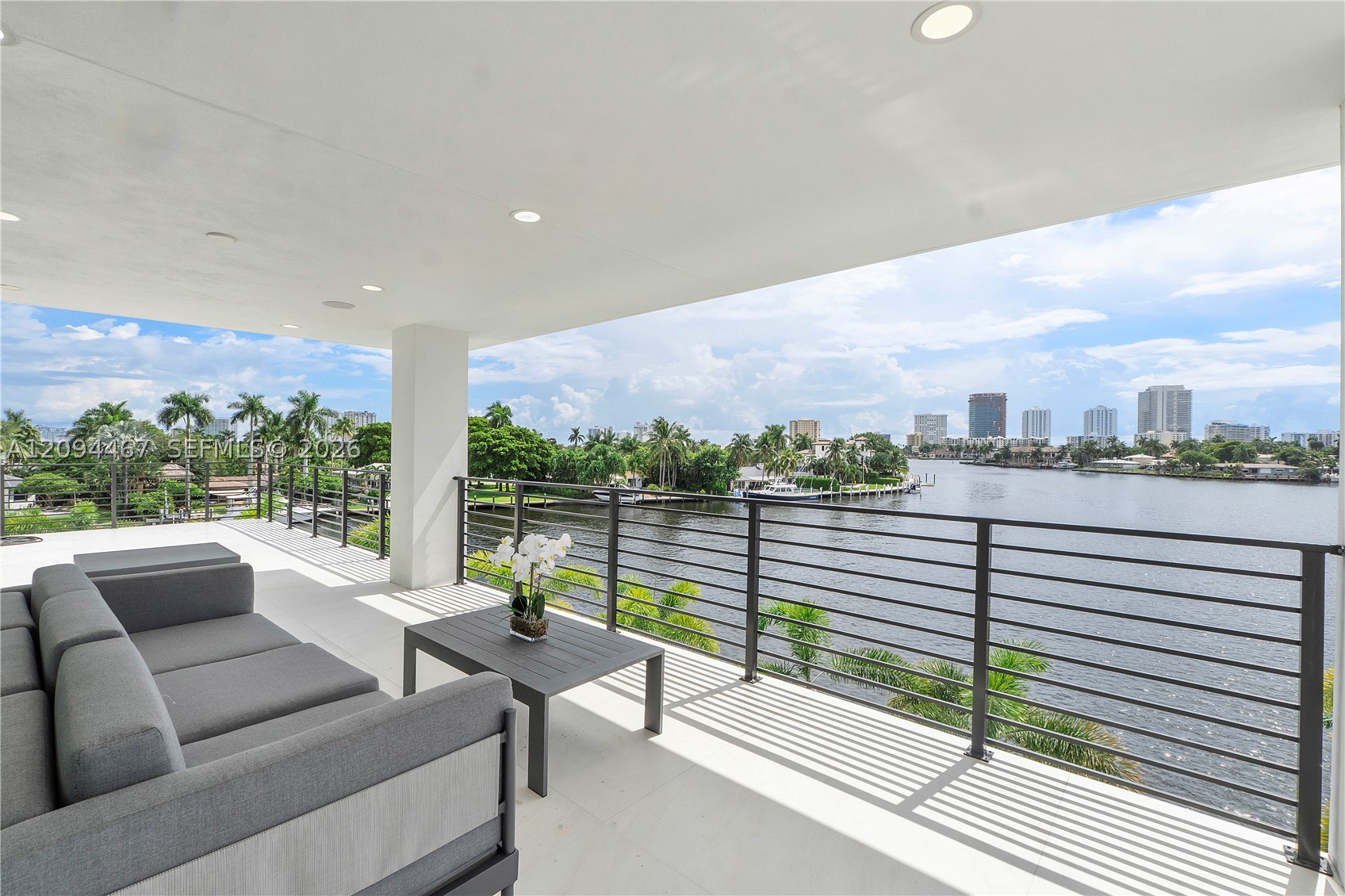 350 Circle Dr, Pompano Beach FL 33062
