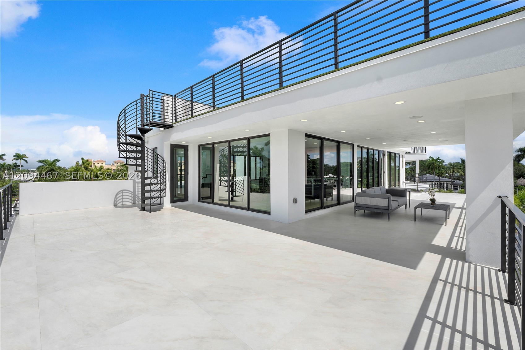 350 Circle Dr, Pompano Beach FL 33062