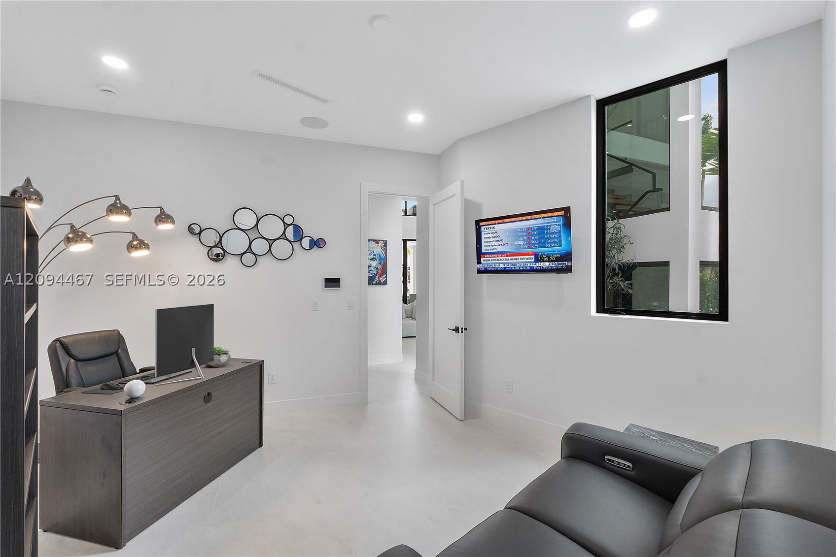 350 Circle Dr, Pompano Beach FL 33062