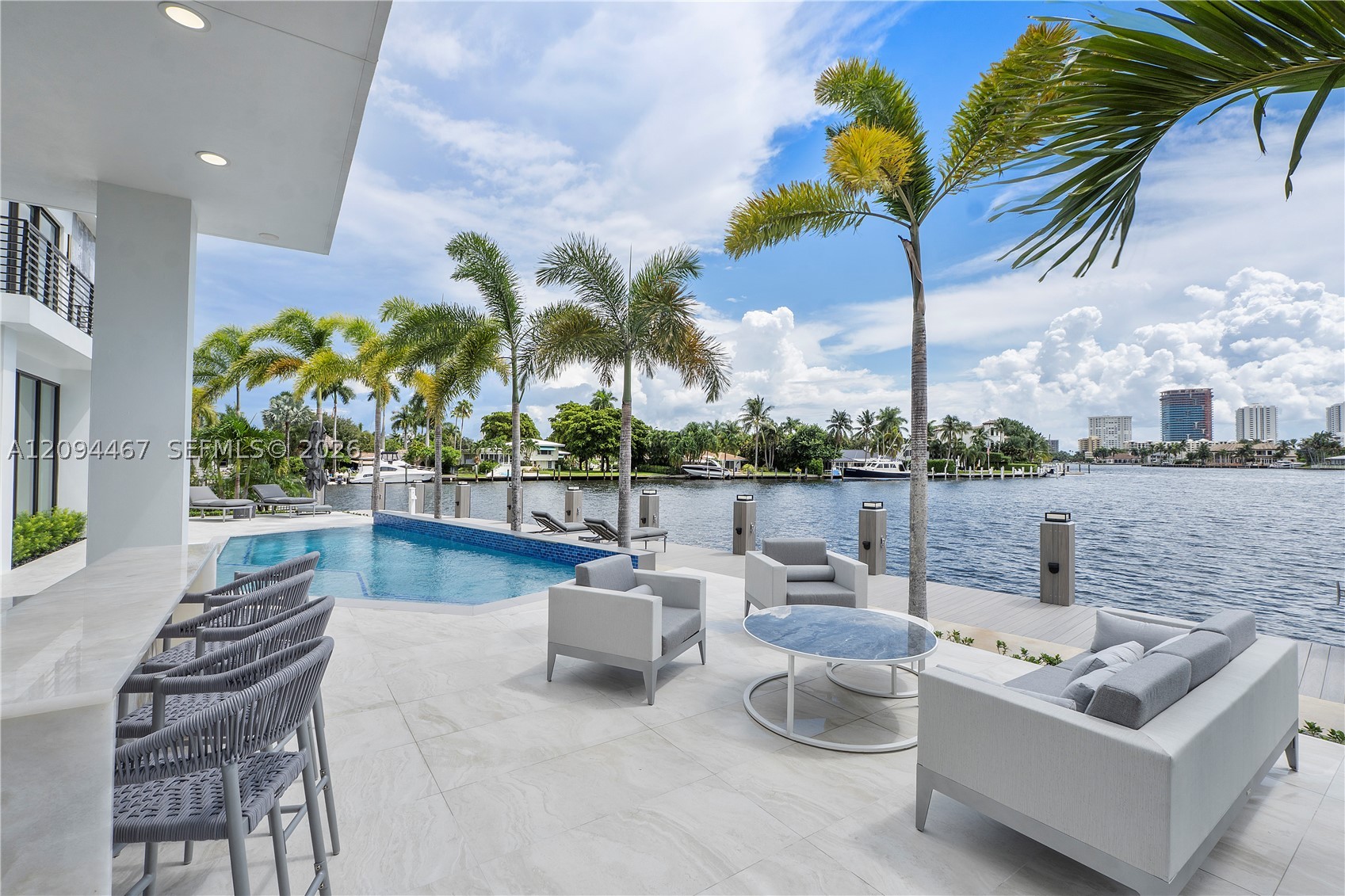350 Circle Dr, Pompano Beach FL 33062